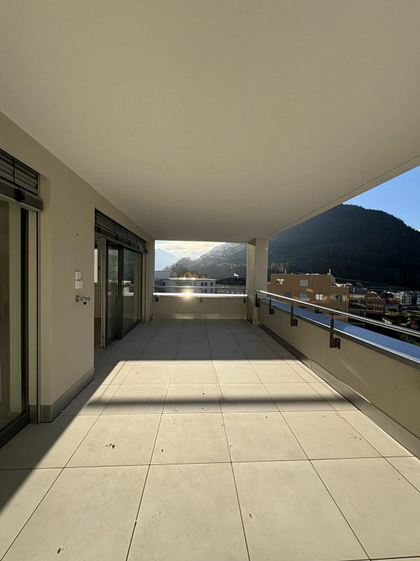 Attractive First Rental - 5.5-Room Apartment with Loggia - Photo 2 of 8