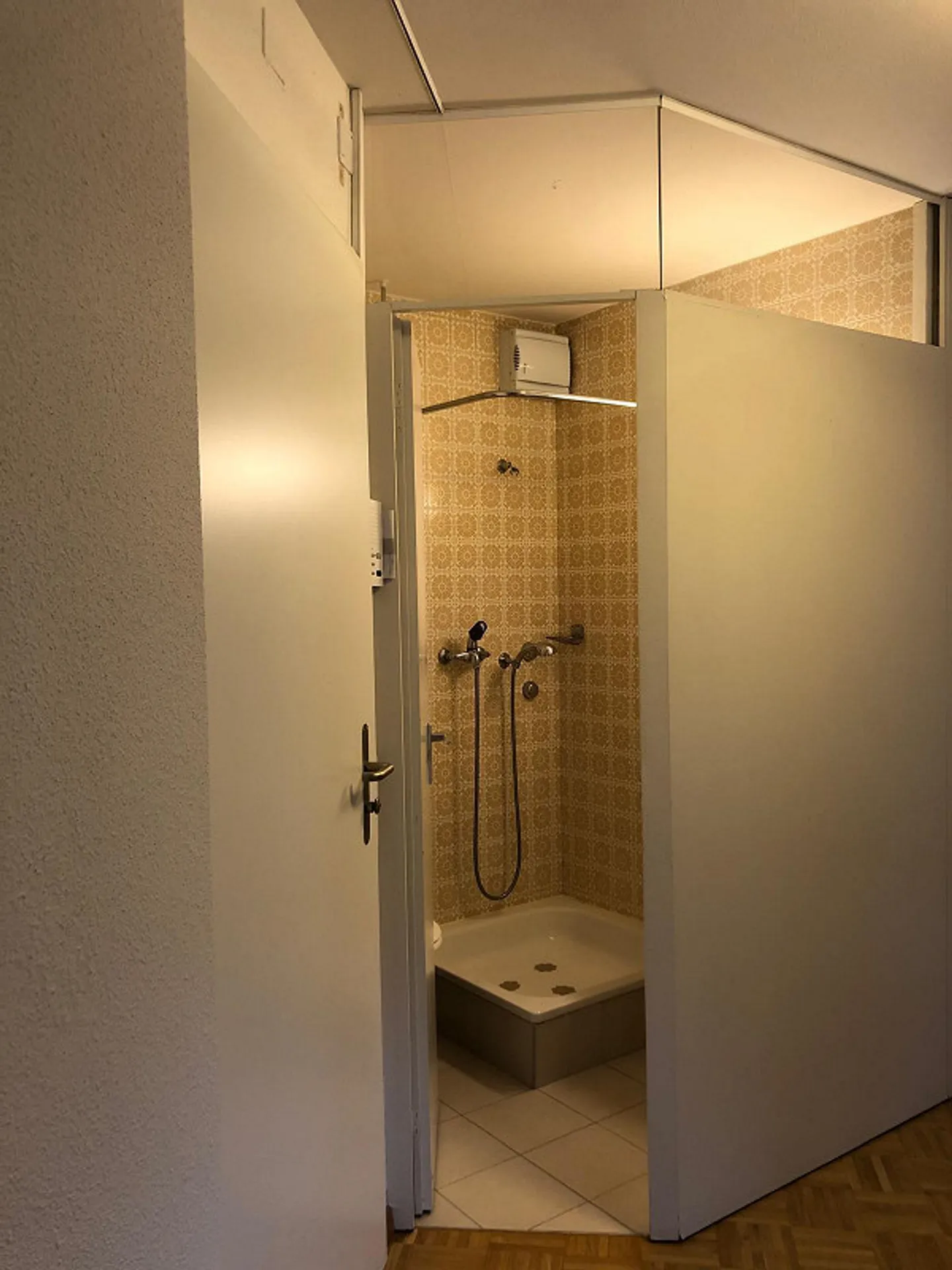 Appartement 2.5 pièces original - Photo 3 sur 6