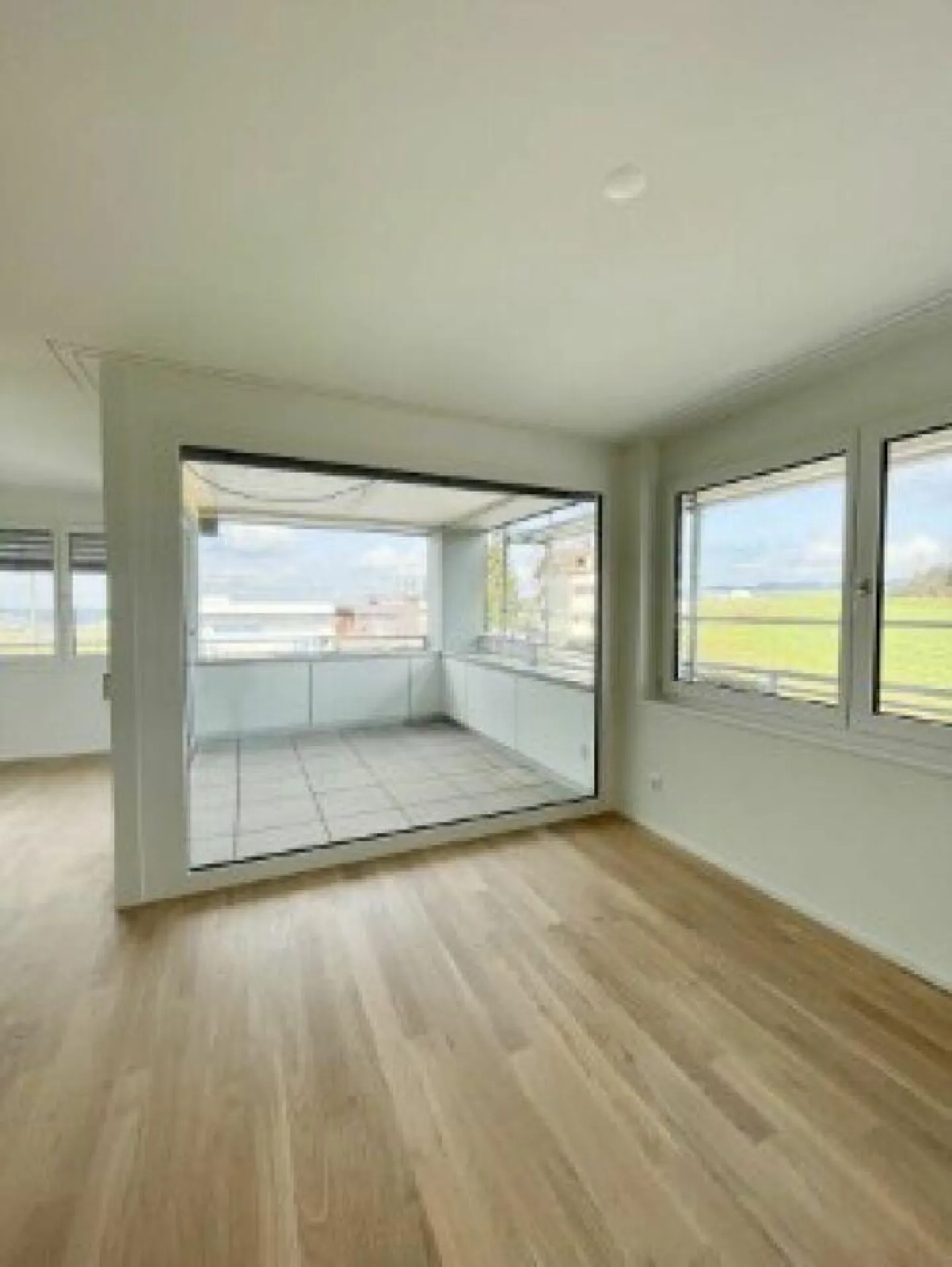 Modernes Apartment mit Loggia - Foto 3 von 6
