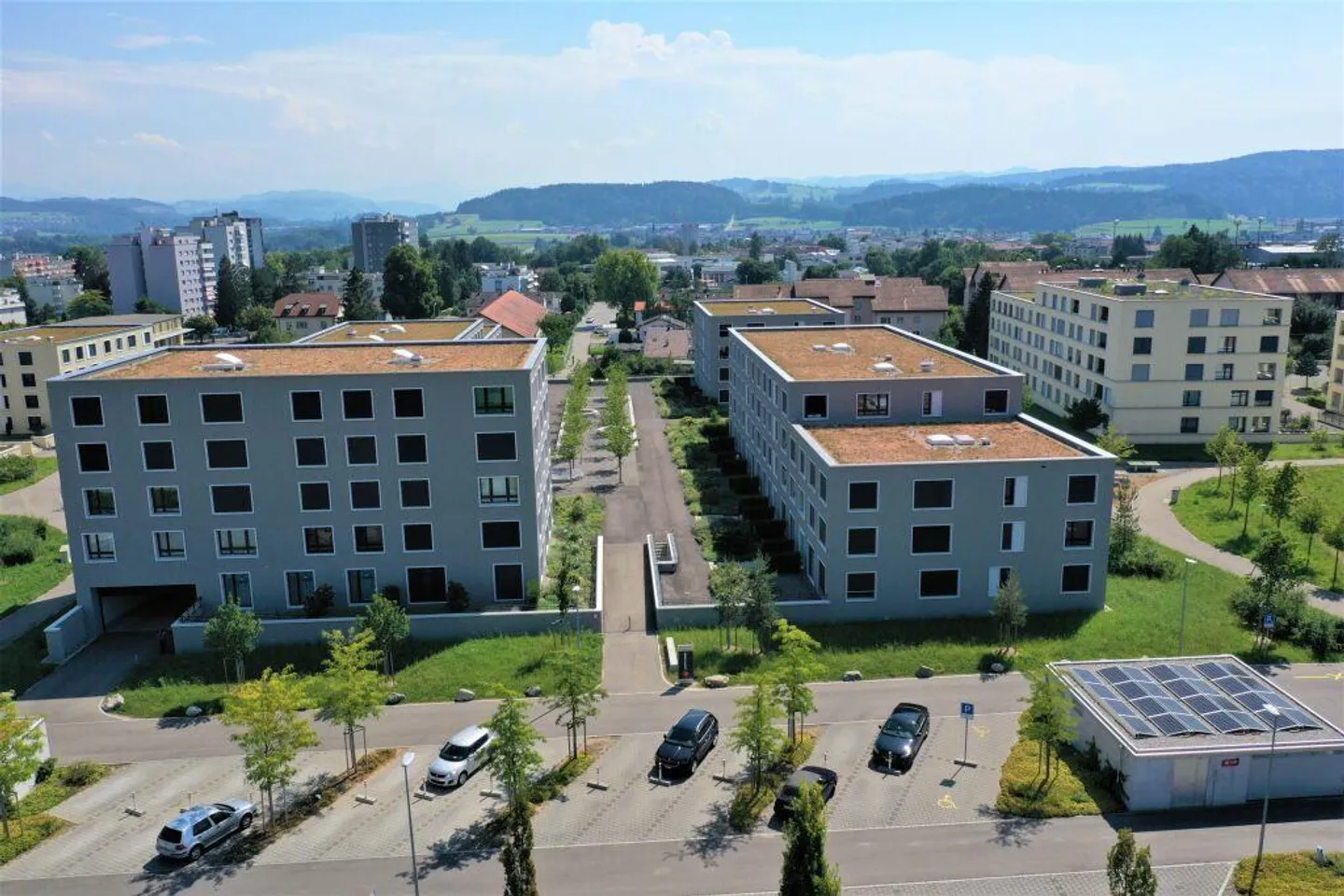 Posti auto in affitto - Foto 2 di 2