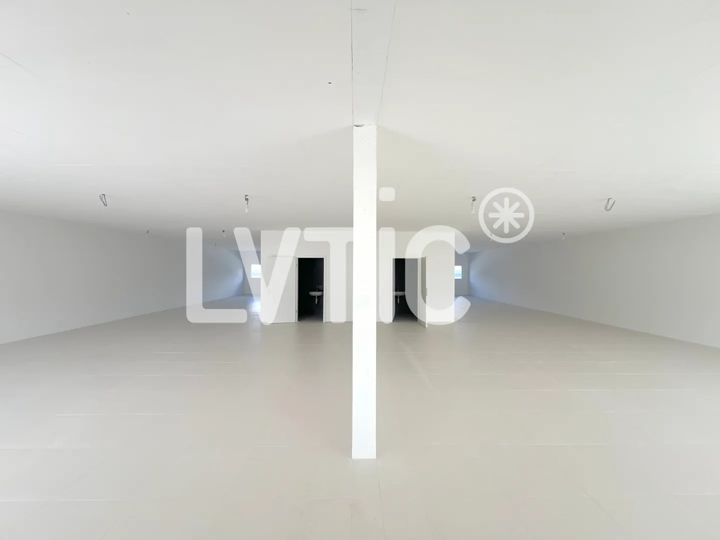 Bâtiment industriel, ateliers, bureaux de 847 m2 à vendre à Collombey - Photo 6 sur 11