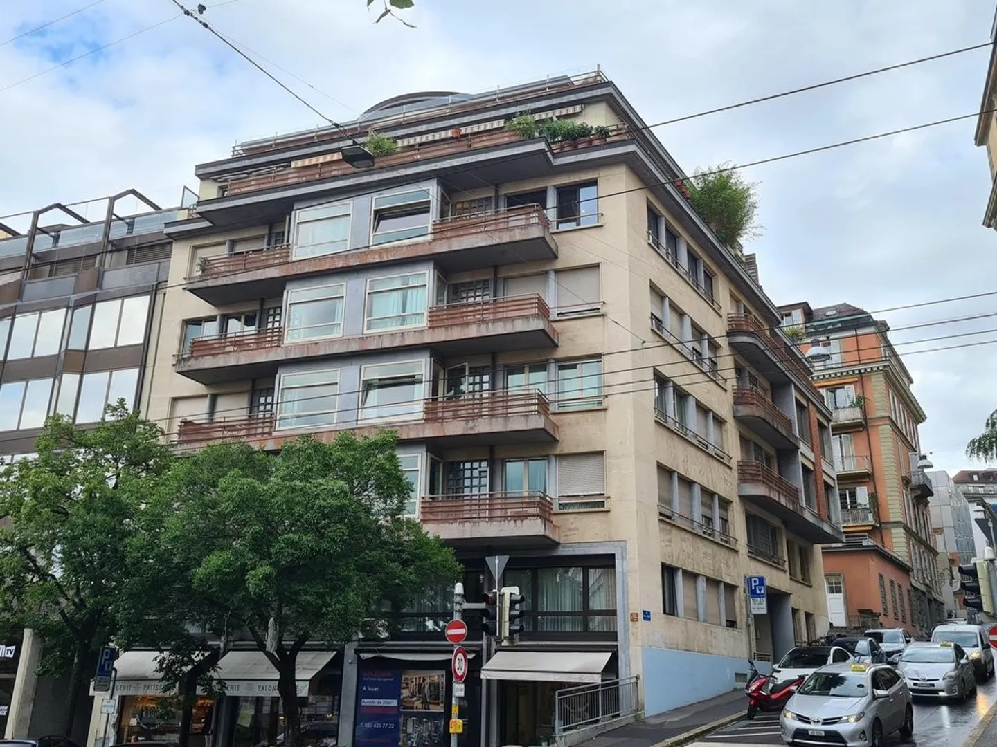 Posto auto a pochi passi dalla stazione ferroviaria - Foto 1 di 1