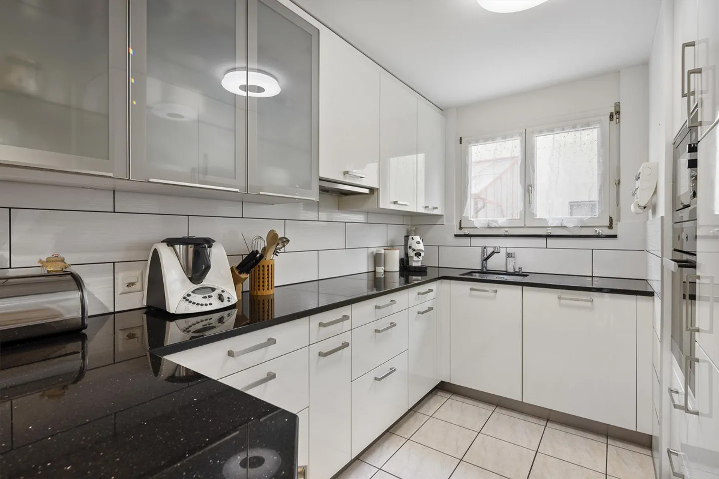 Maison familiale spacieuse avec jardin - Photo 4 sur 14