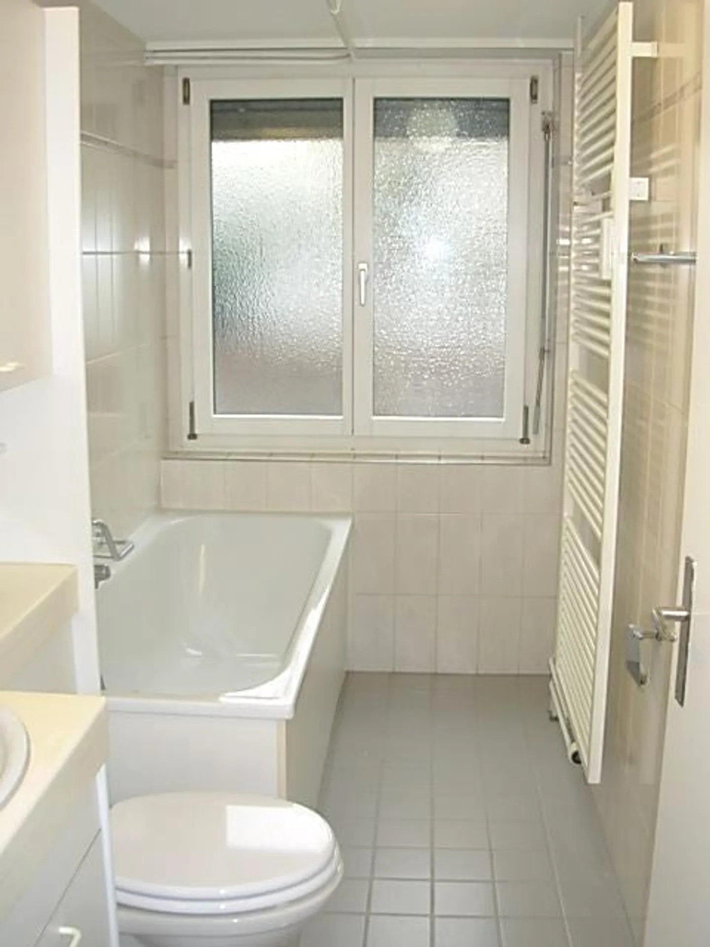 In Love? Engaged? Rented! - Photo 4 of 6