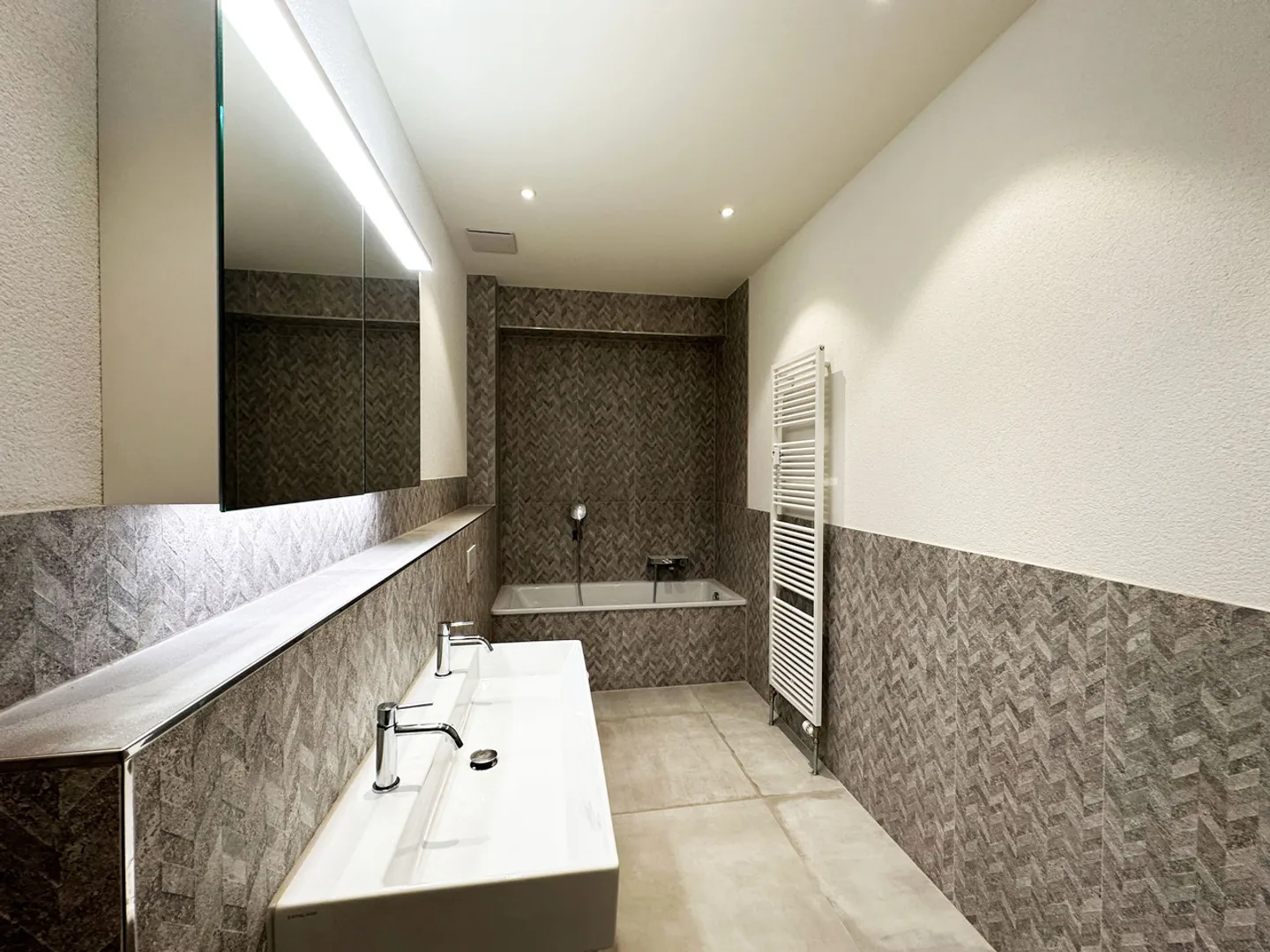 «Wunderschöne, 133m2 grosse und gemütliche Dachwohnung mit Balkon» - Foto 6 von 8