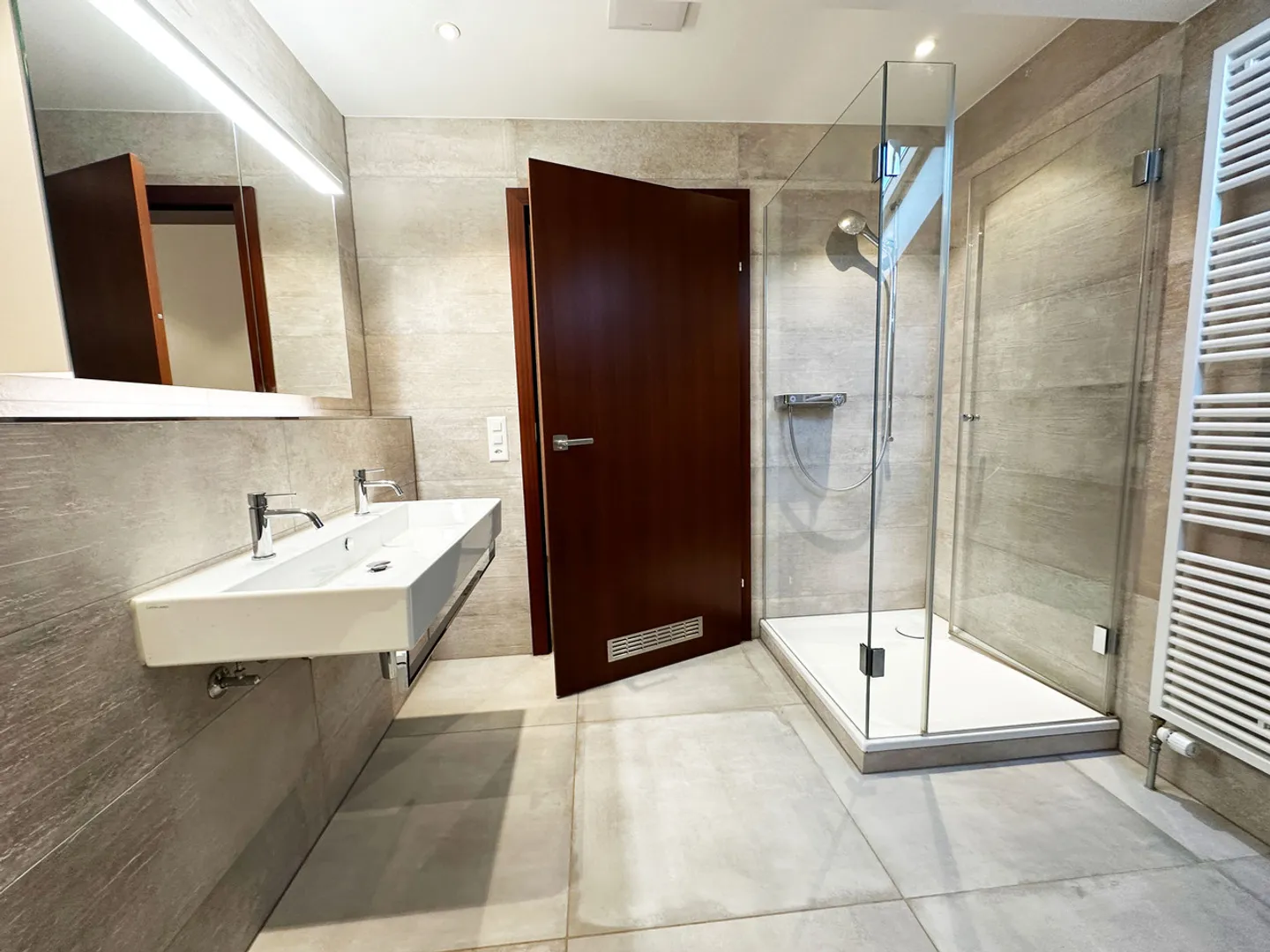 «Wunderschöne, 133m2 grosse und gemütliche Dachwohnung mit Balkon» - Foto 8 von 8