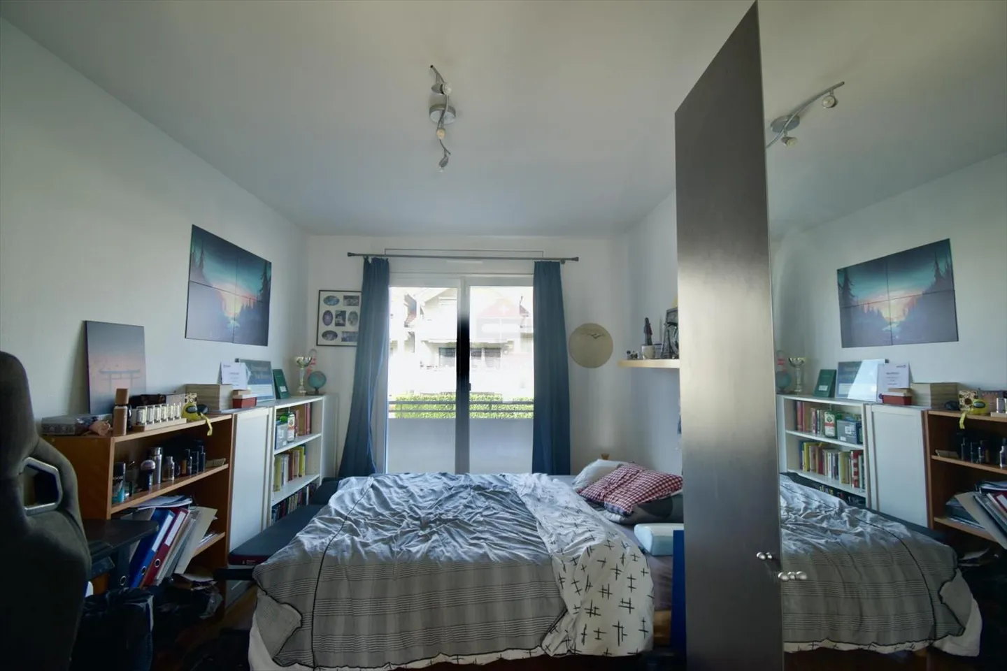 Superb bright duplex in Eysins - Photo 8 of 11