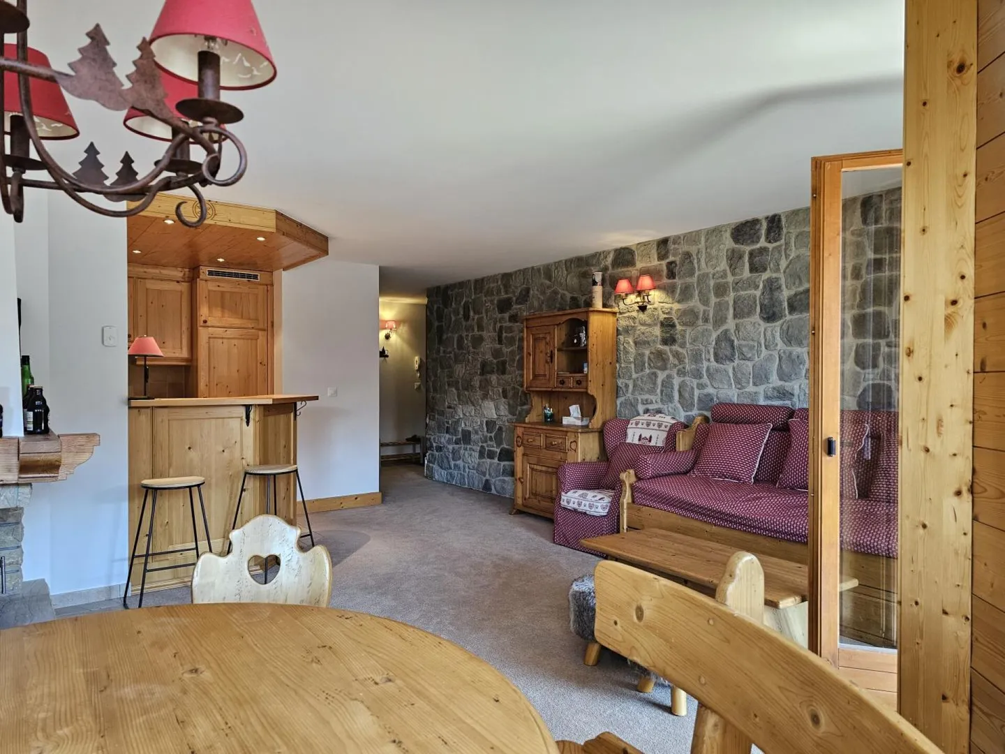 Charming Apartment in Gryon - Photo 1 of 10