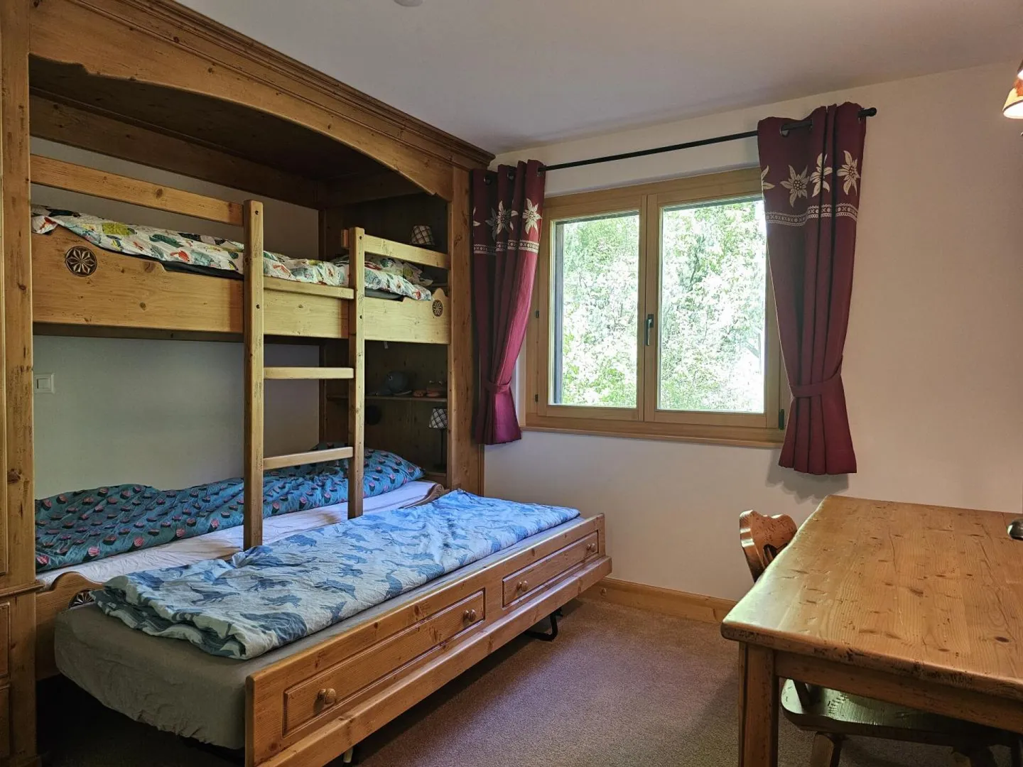 Charming Apartment in Gryon - Photo 8 of 10