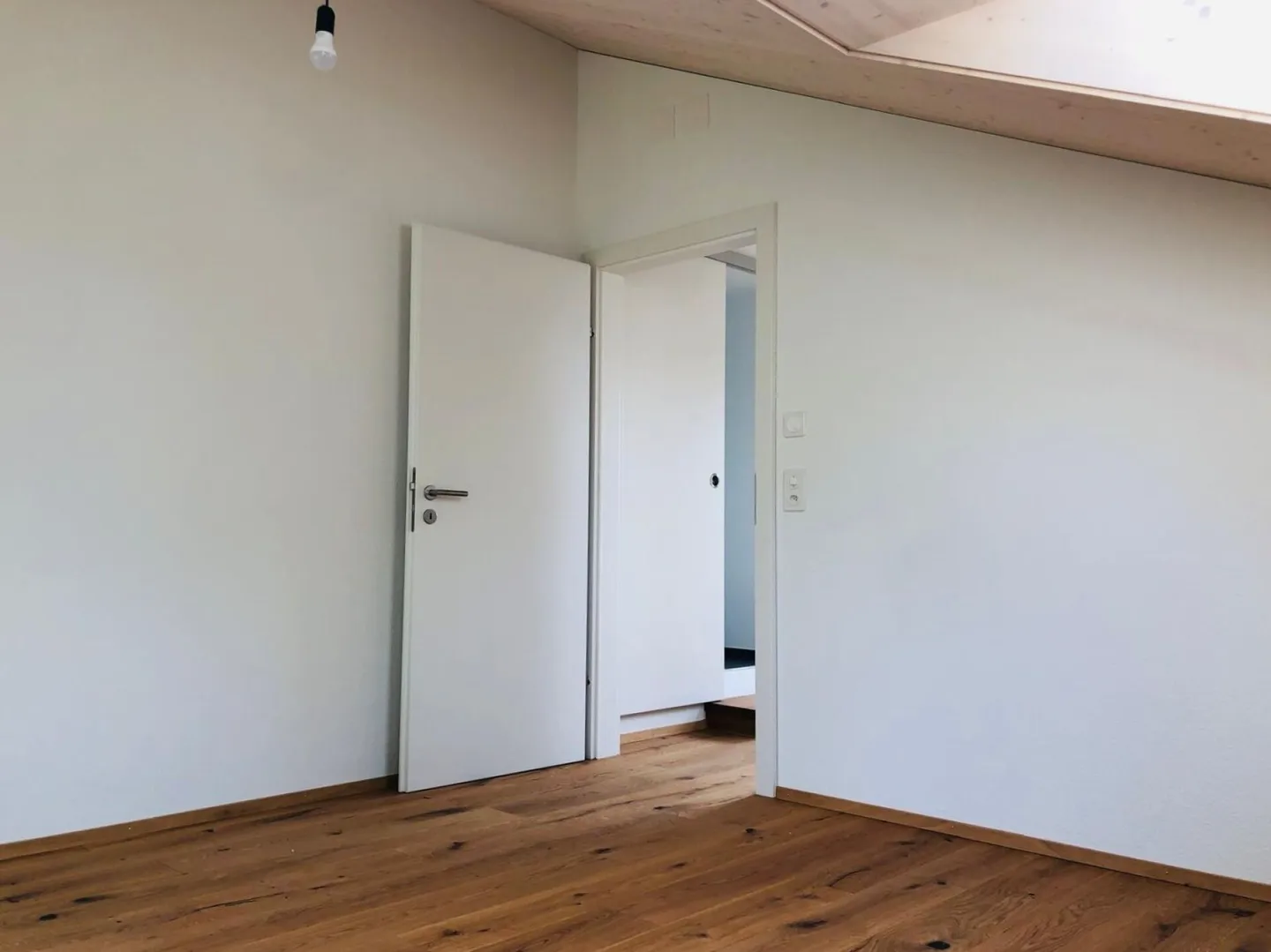 Stupendo appartamento duplex di 3,5 stanze in affitto in una posizione tranquilla - Foto 8 di 18