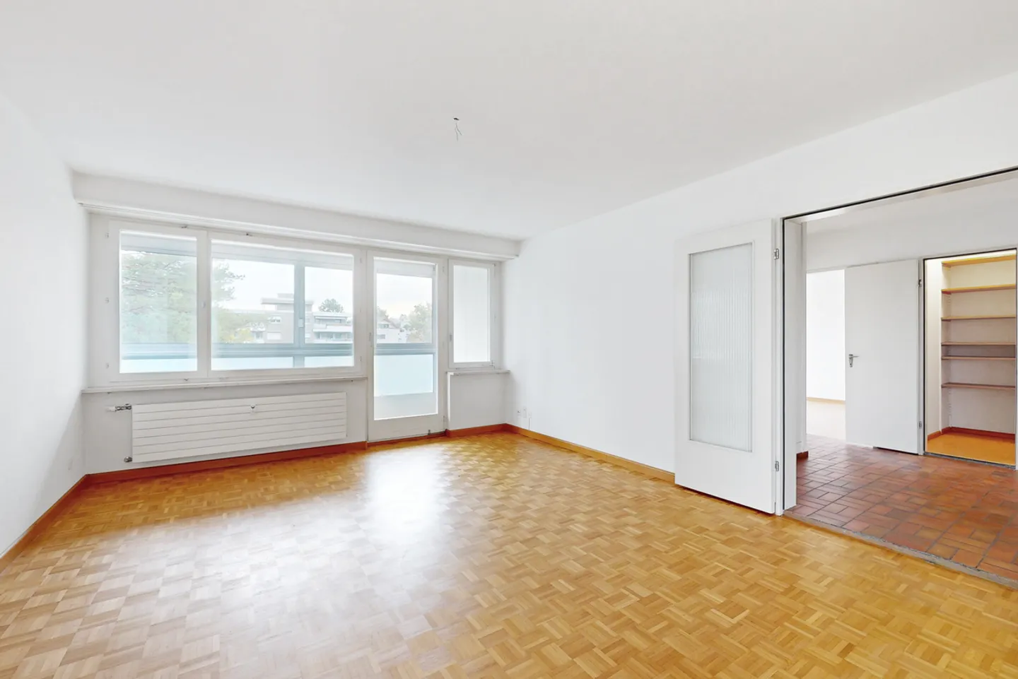 Helle Wohnung mit Balkon - Foto 4 von 9