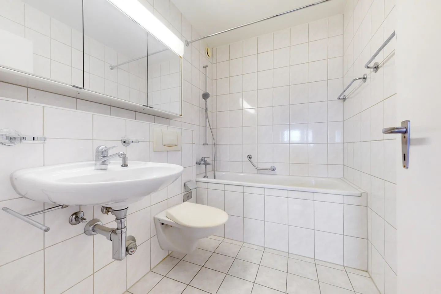 Helle Wohnung mit Balkon - Foto 8 von 9