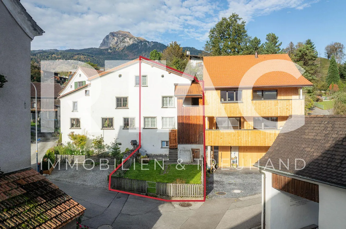 Reihenmittelhaus - Foto 1 von 13