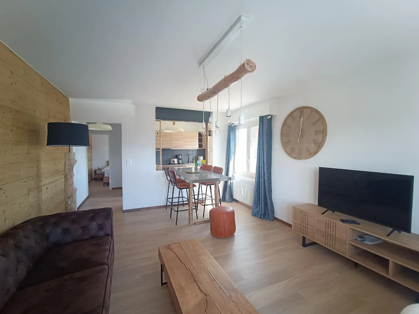 Appartement rénové avec vue alpine - Photo 5 sur 8