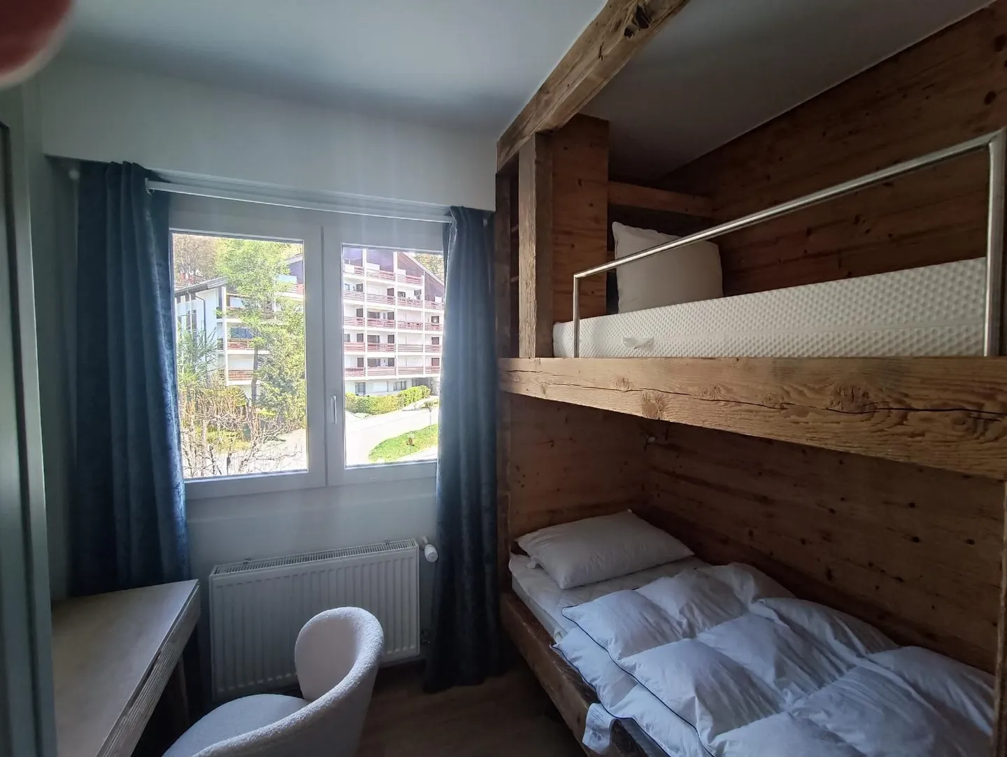 Appartement rénové avec vue alpine - Photo 7 sur 8