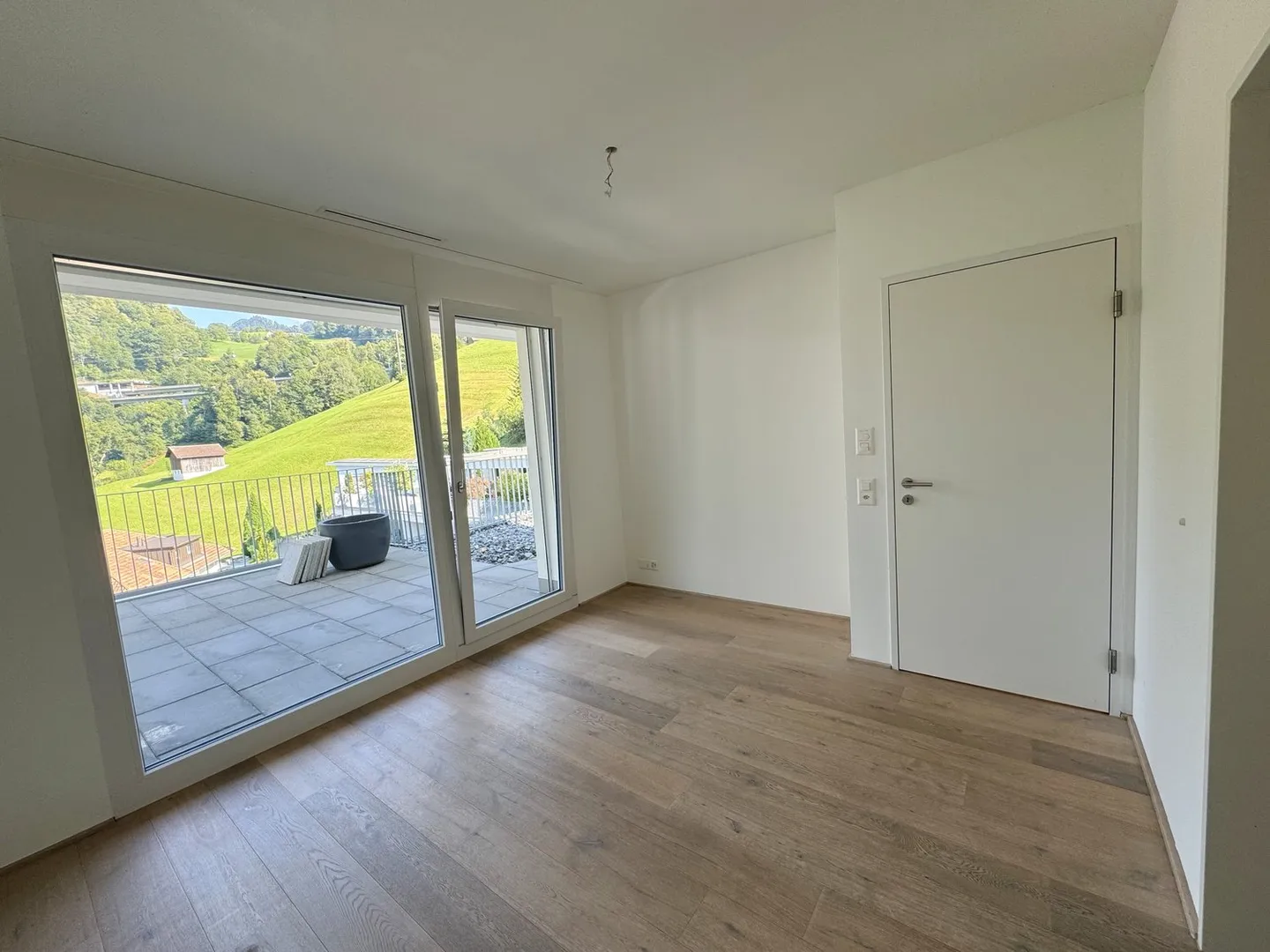 Moderno appartamento di 3,5 stanze con vista lago a Unterterzen - Foto 5 di 9