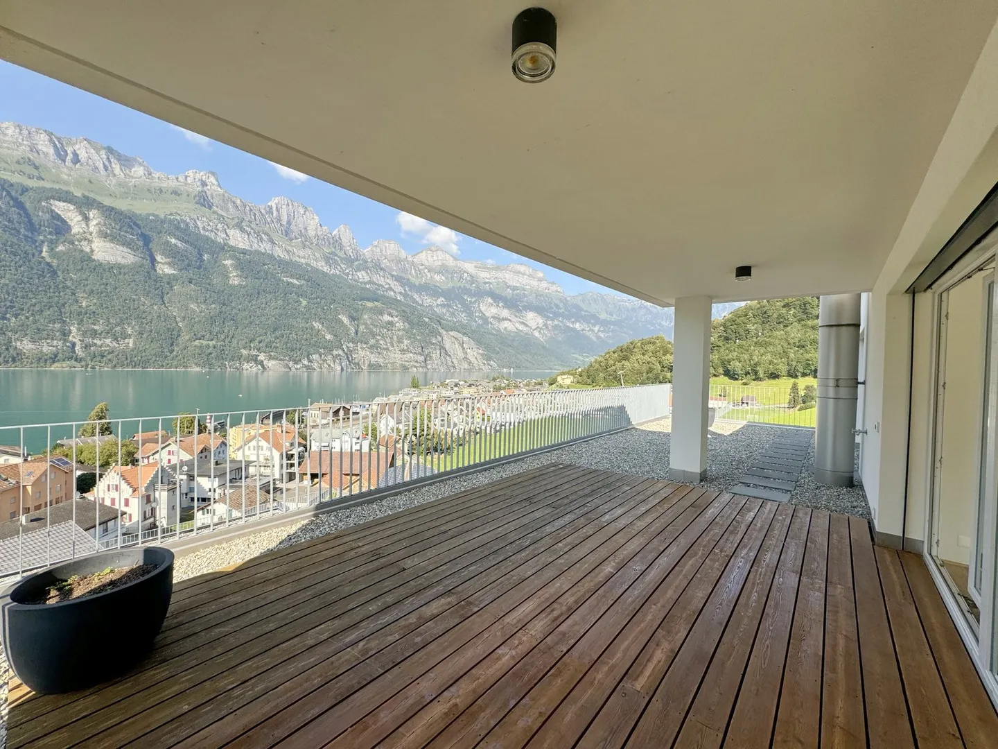 Moderno appartamento di 3,5 stanze con vista lago a Unterterzen - Foto 8 di 9