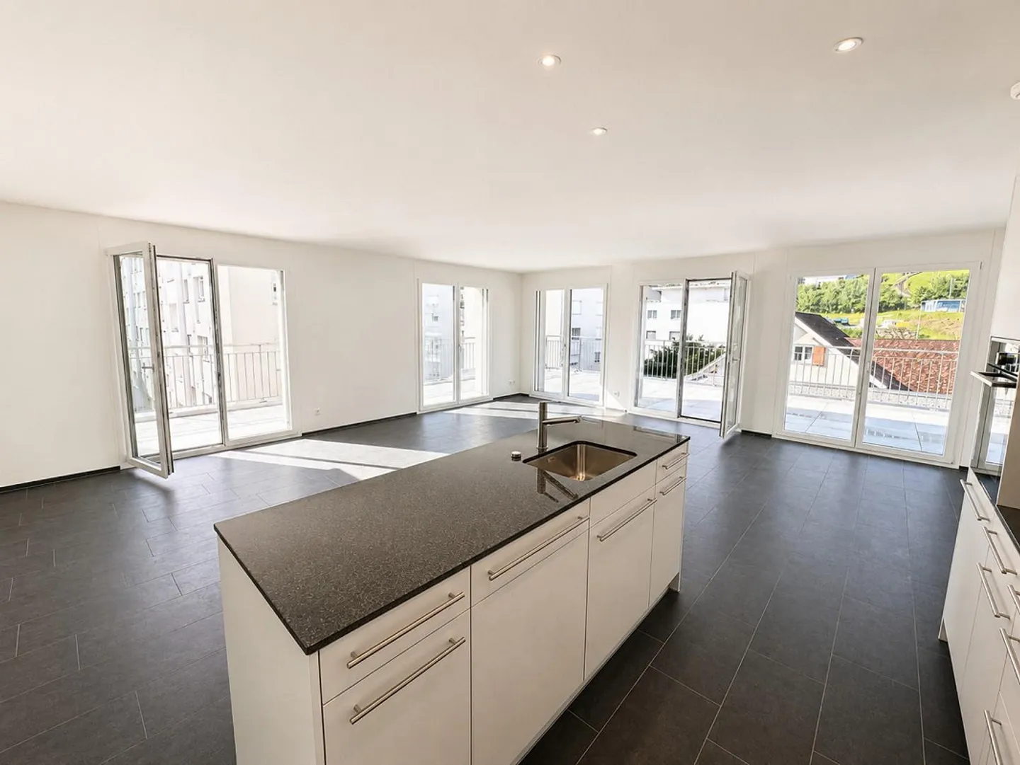 Première location : Appartement attique exclusif de 4,5 pièces à Goldau - Photo 2 sur 13