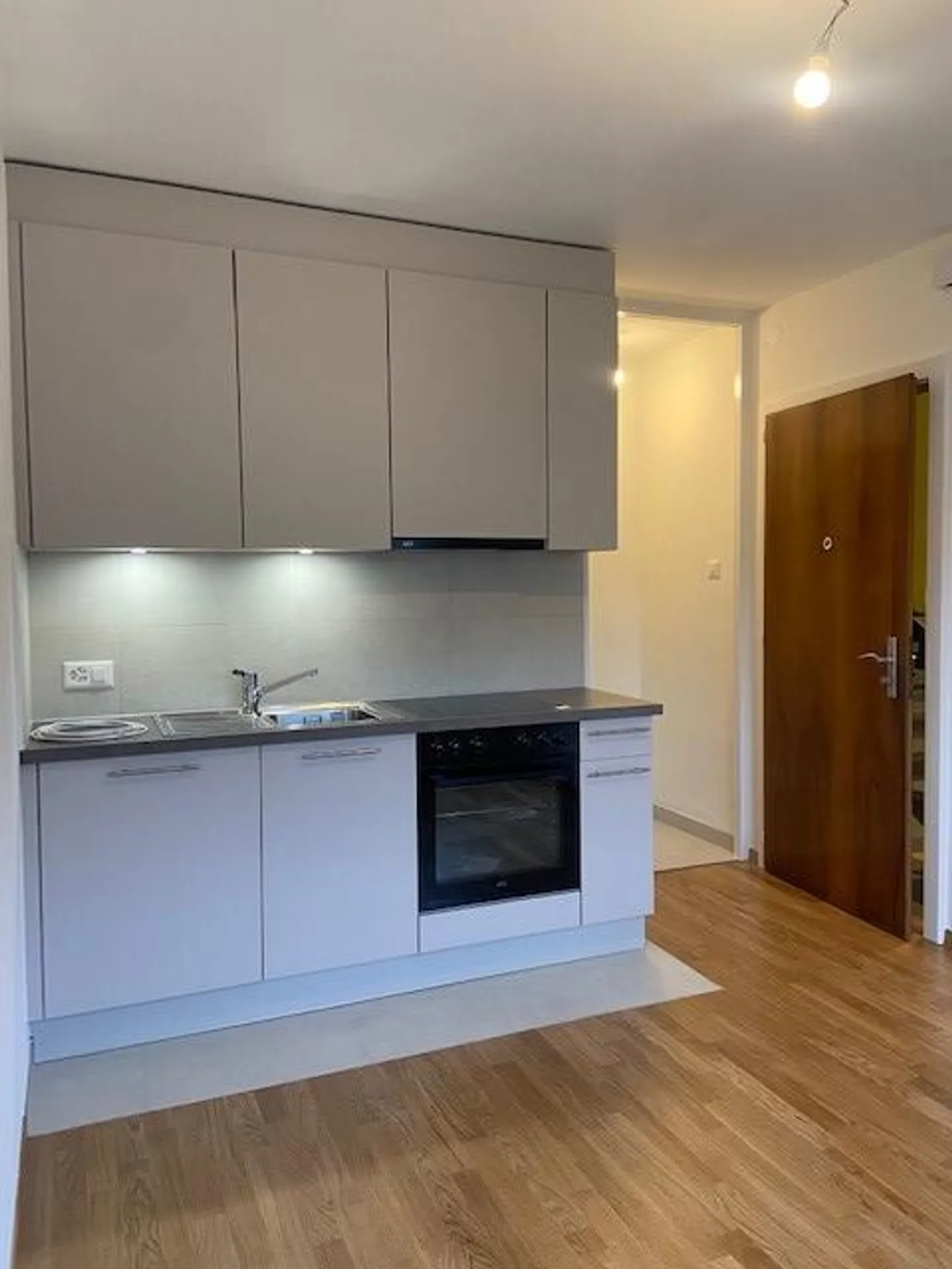 Renovated 1-room apartment on the ground floor - Photo 1 of 3