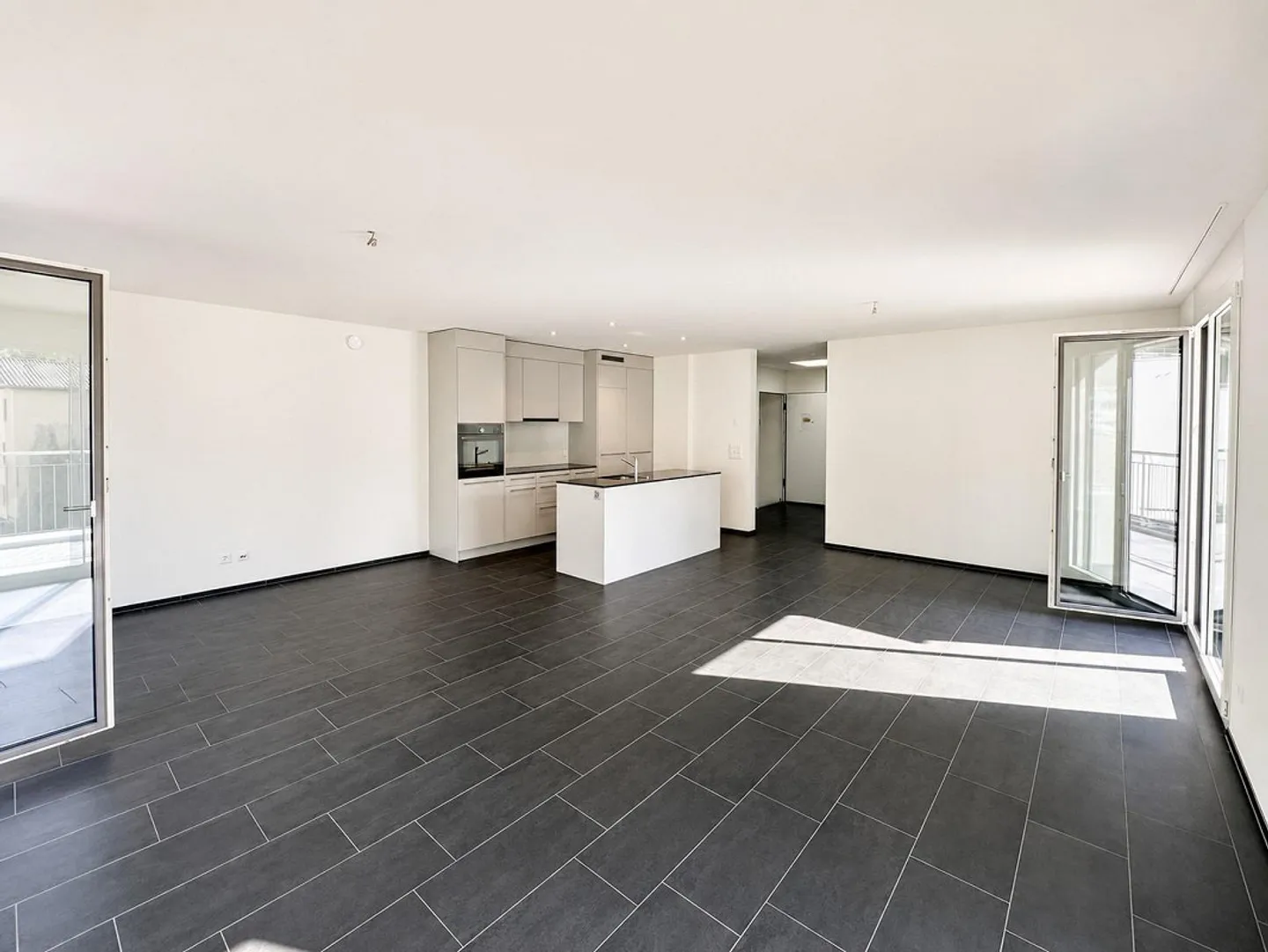 Première location : Appartement attique exclusif de 4,5 pièces à Goldau - Photo 3 sur 13