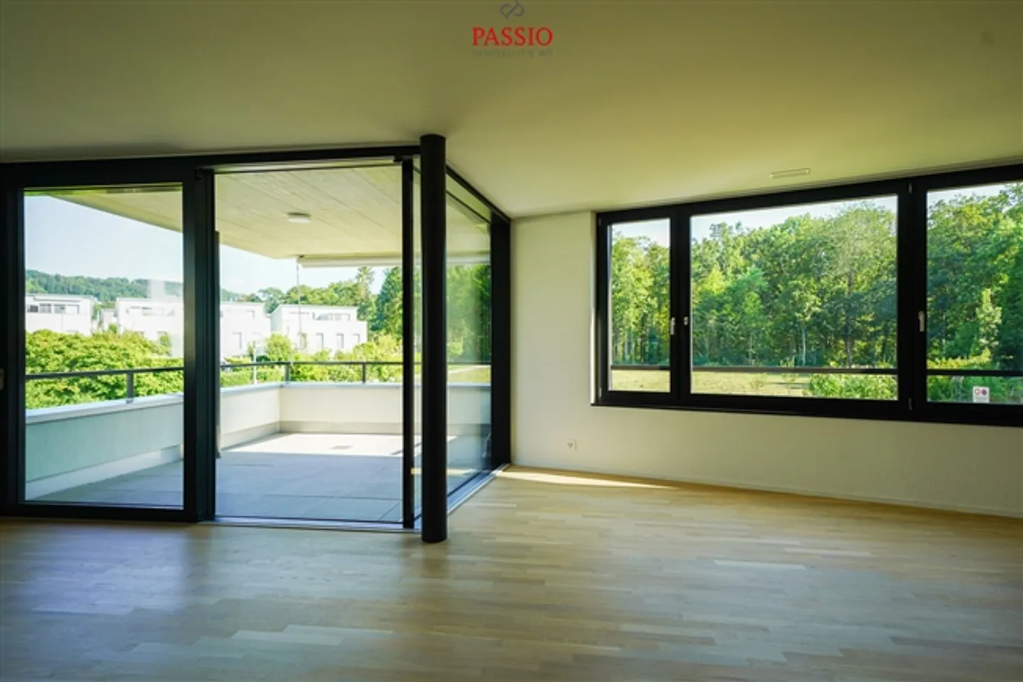 Modern Living with Nature View: Spacious 4.5-Room Apartment on the 1st Floor - Photo 4 of 20