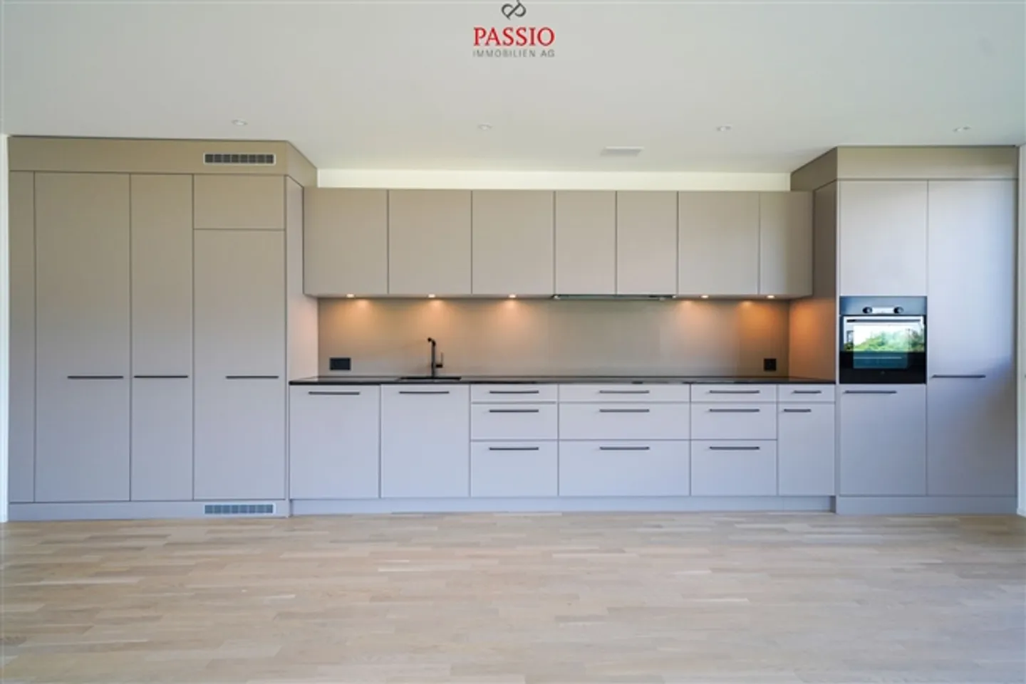 Modern Living with Nature View: Spacious 4.5-Room Apartment on the 1st Floor - Photo 6 of 20