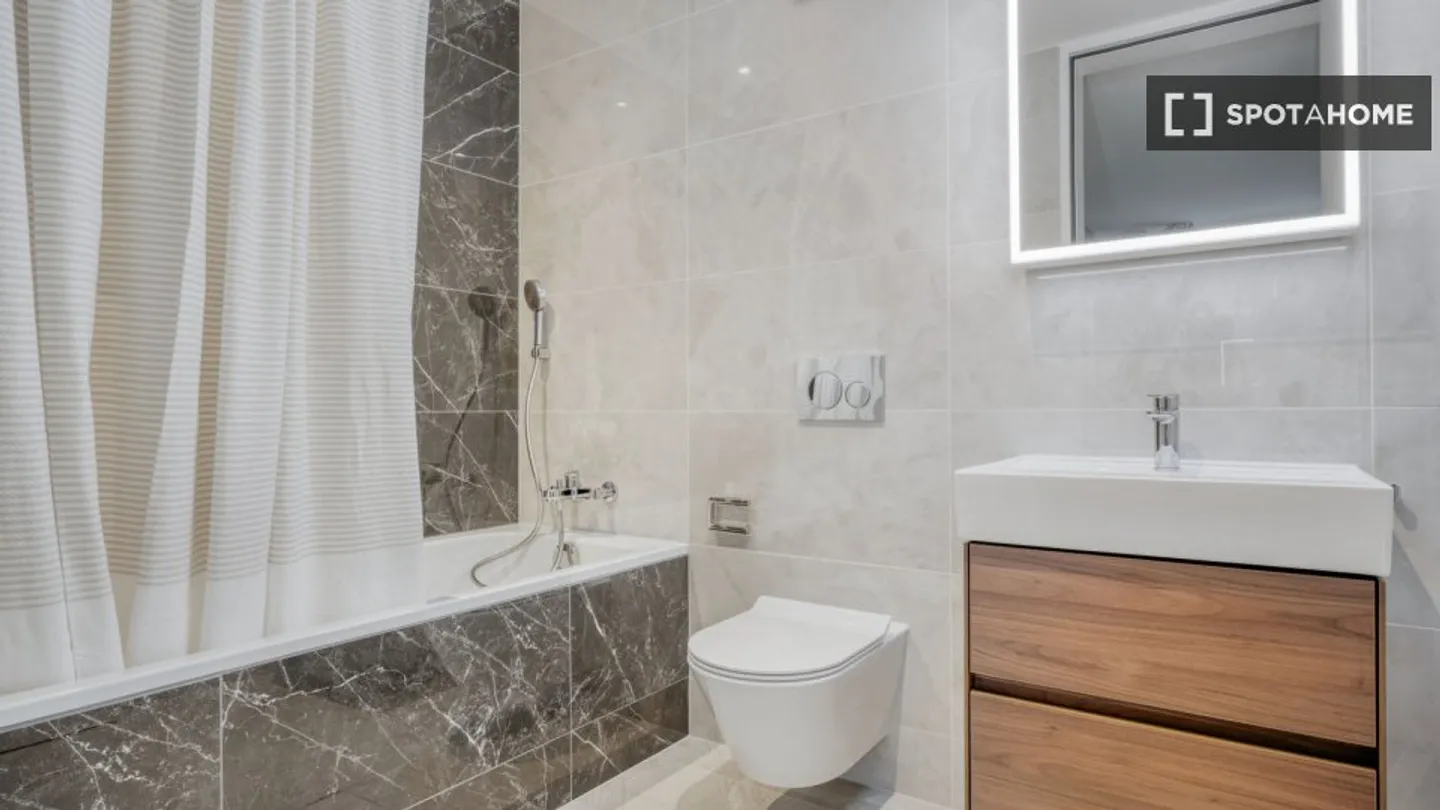 Discover, visit, and rent your new home online with complete confidence. - Photo 14 of 18