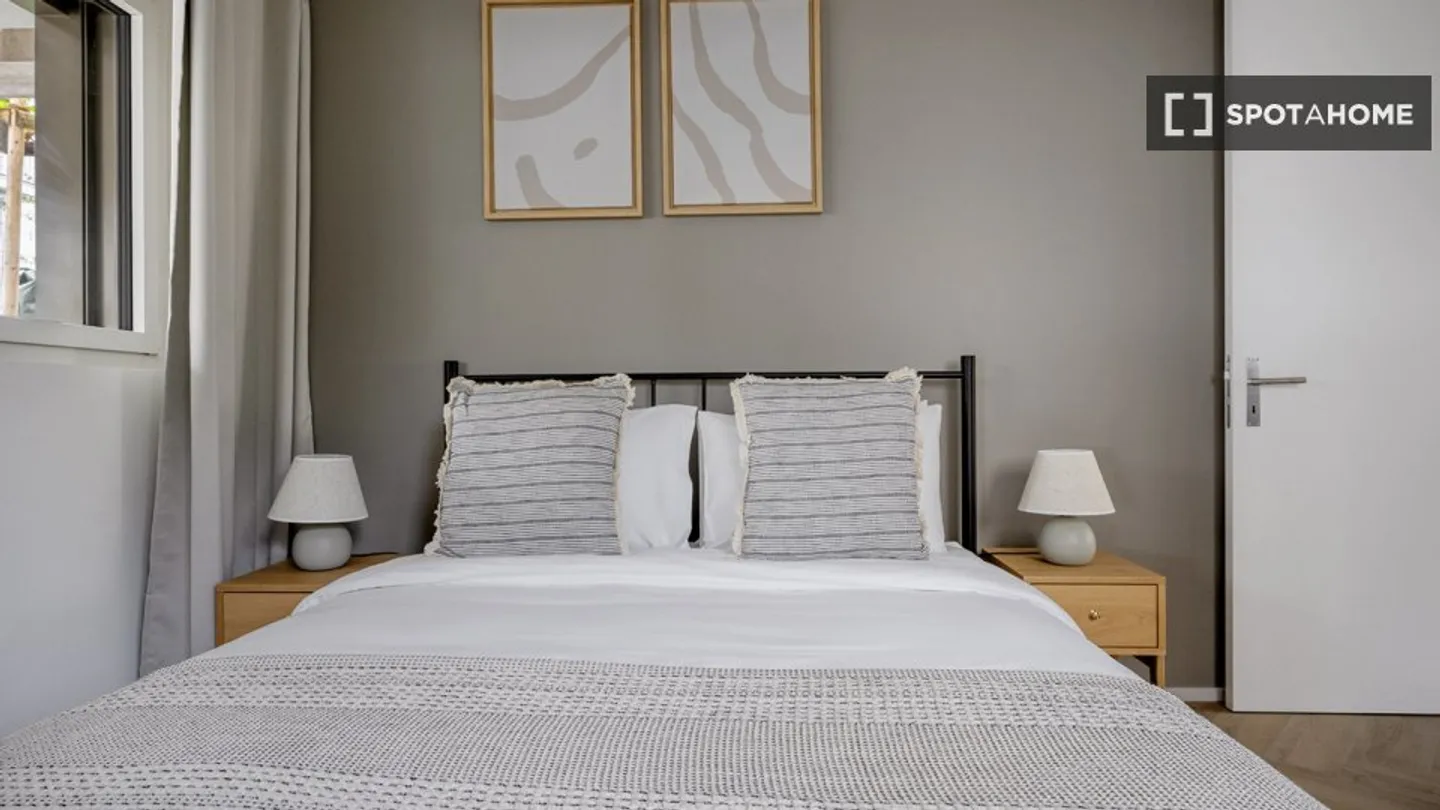 Discover, visit, and rent your new home online with complete confidence. - Photo 16 of 18