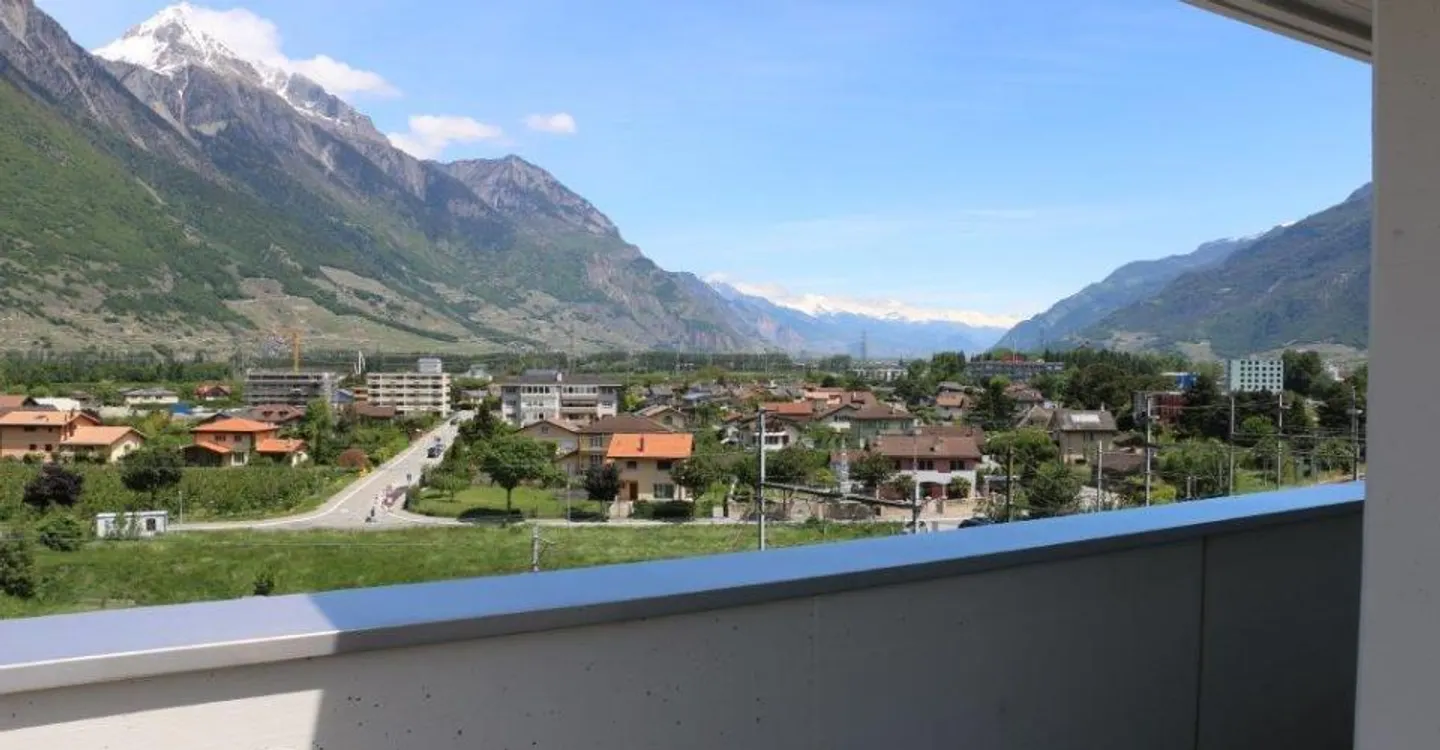 A louer à Martigny, à côté de la Gare, bel attique 2.5 pces - Photo 9 of 9