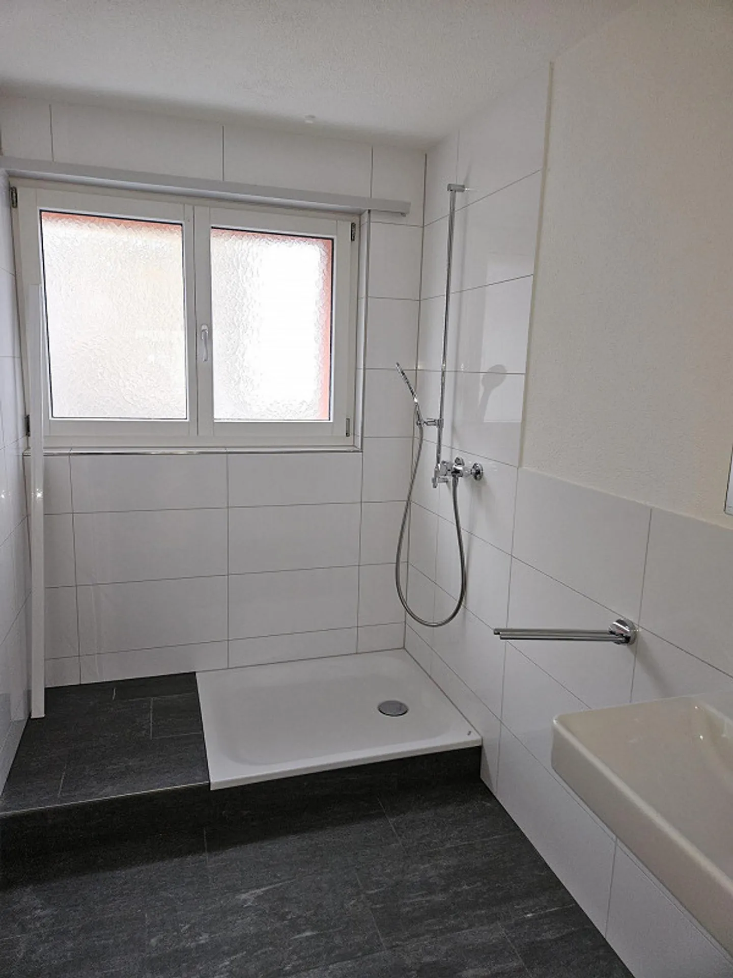 Available now - beautiful & spacious 4.5 room apartment in Gossau SG - Photo 4 of 11