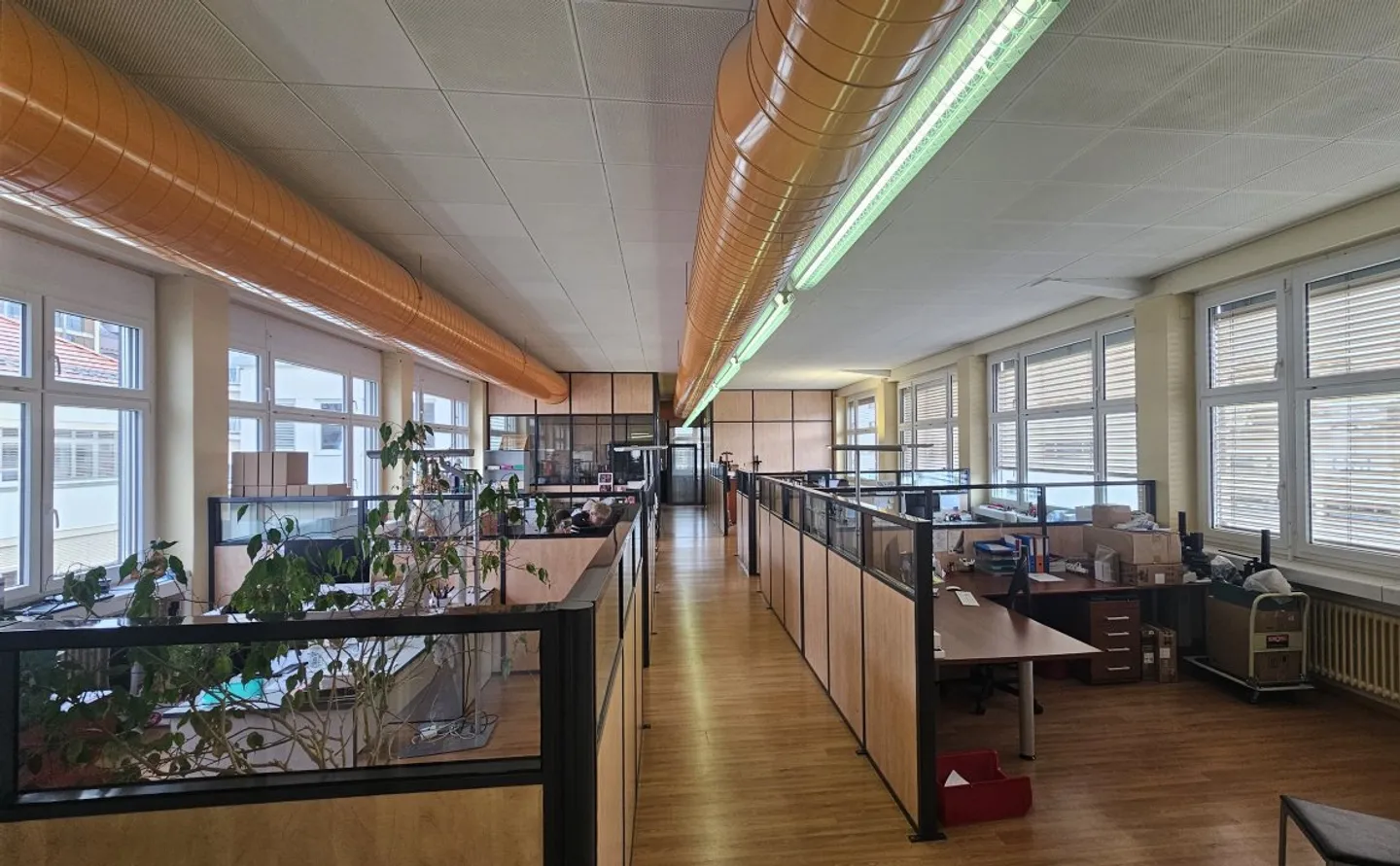 Espace Commercial Spacieux - Photo 1 sur 11