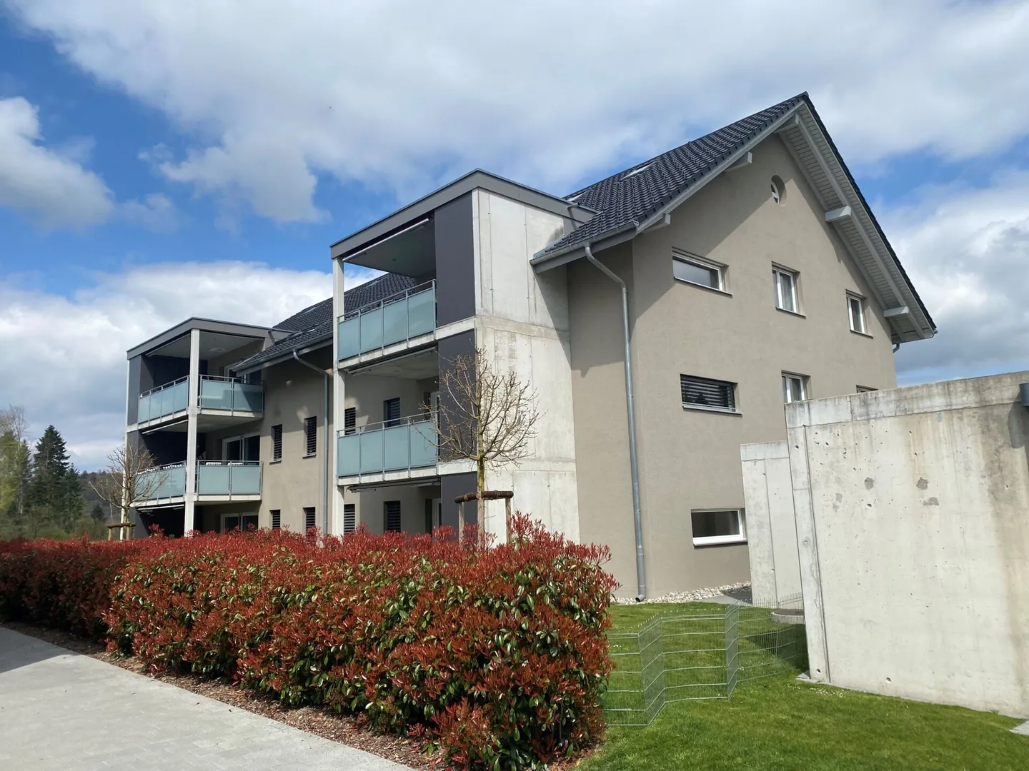 Appartement spacieux de 4,5 pièces dans la verdure - Photo 1 sur 15