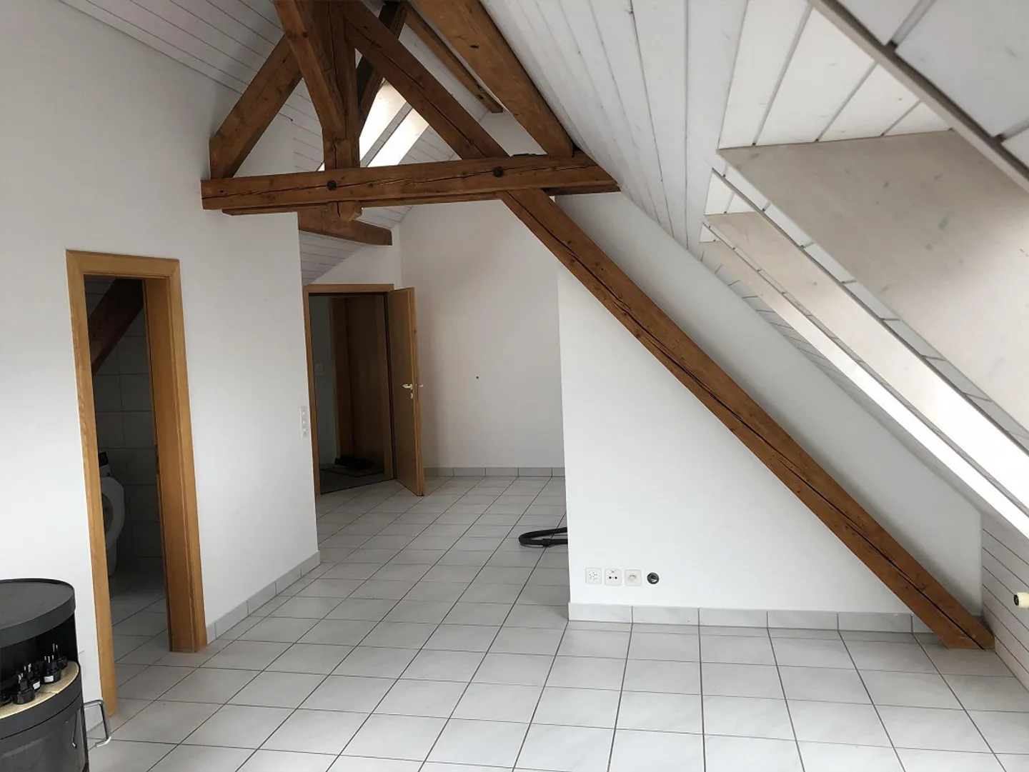 2 ½ Room Apartment - Photo 3 of 5