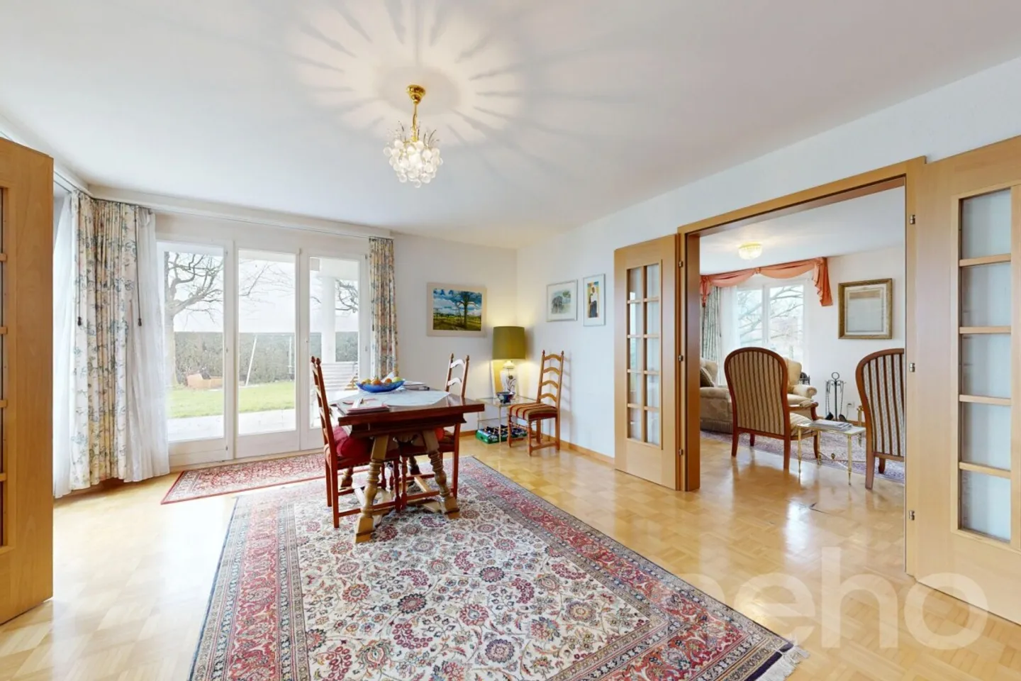 Casa unifamiliare ben tenuta con grande terreno - Foto 4 di 10