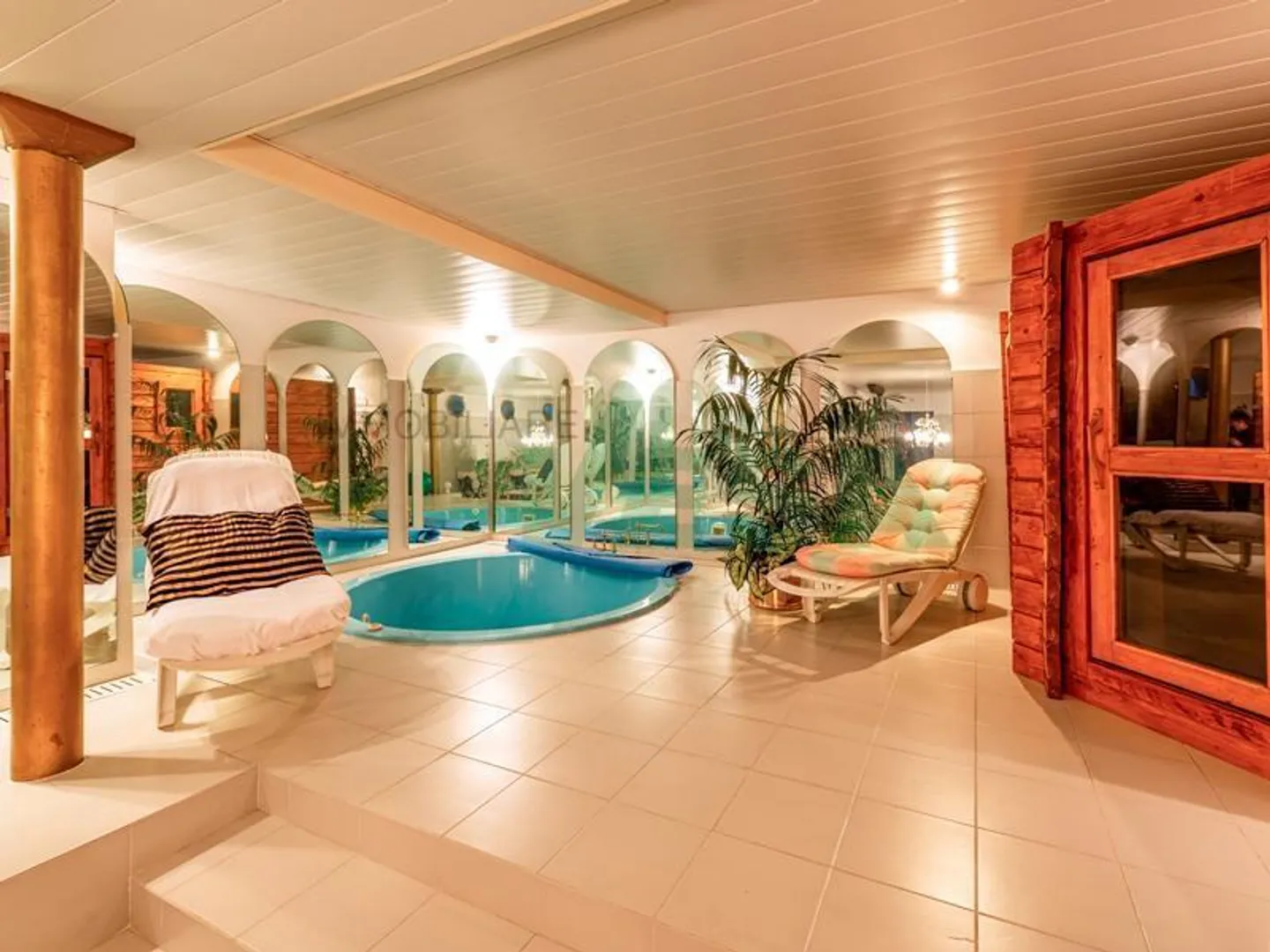 Cozy single-storey villa with beautiful garden and pool - Photo 10 of 13