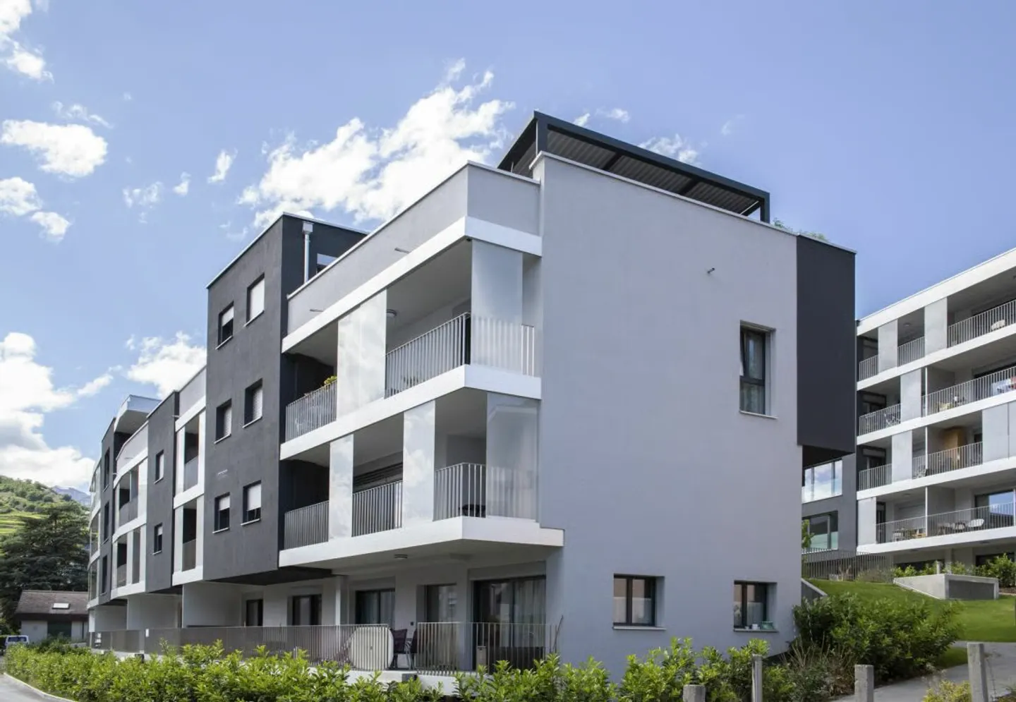 Indoor parking space for rent - Sion, Chem. du Vieux-Canal 10 - Photo 1 of 1