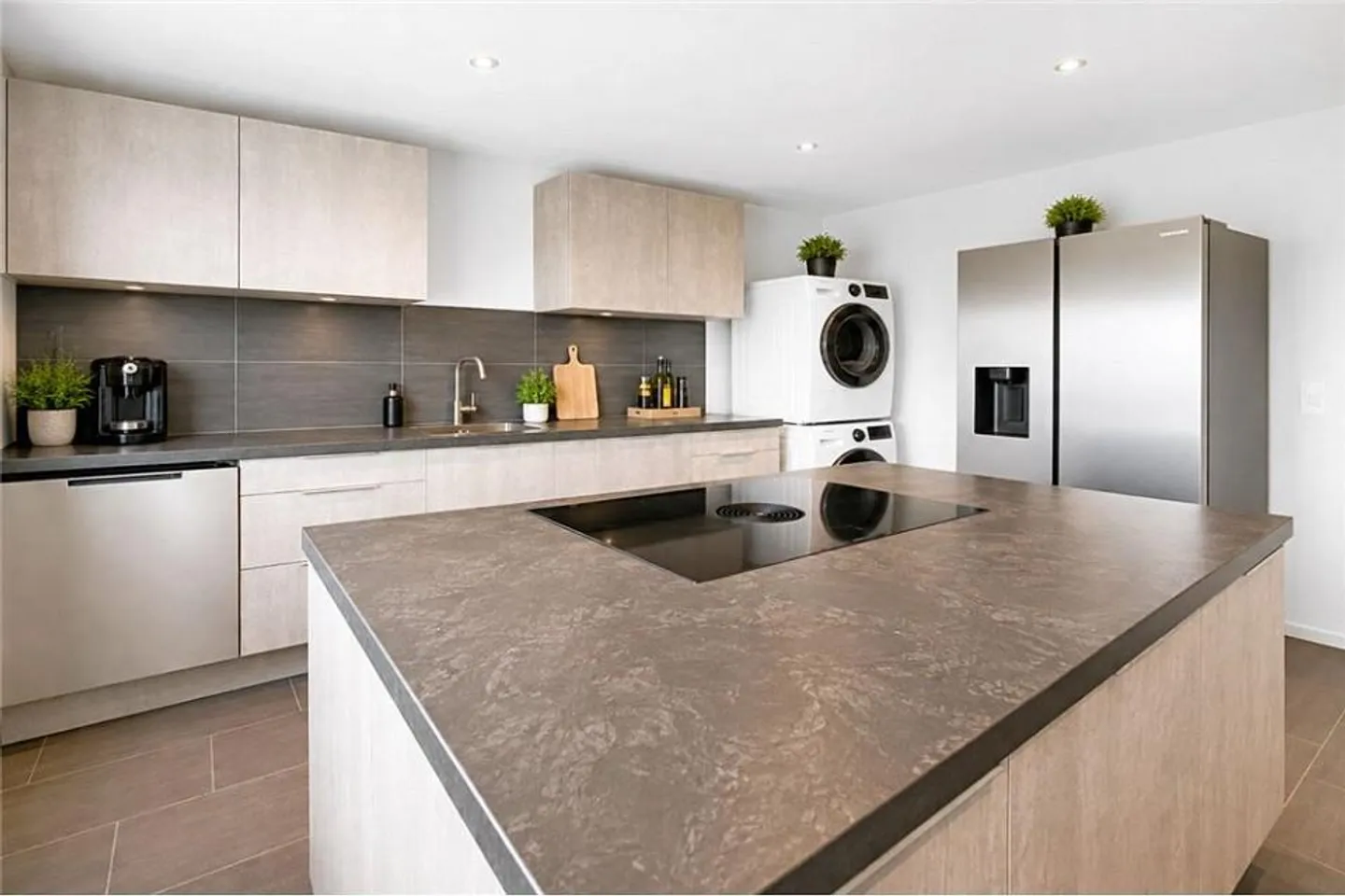 Geräumige Wohnung mit Seesicht - Foto 2 von 4