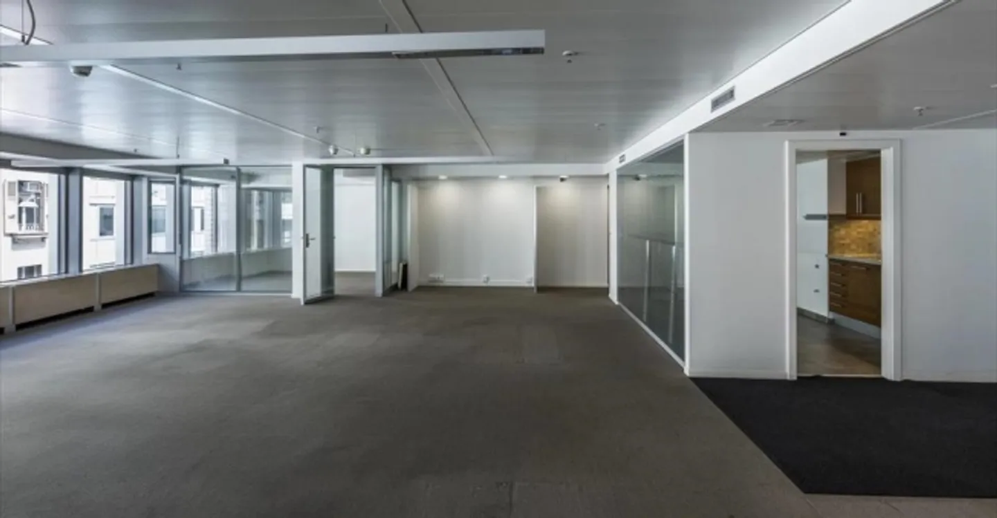 Office space for rent - Photo 8 of 10