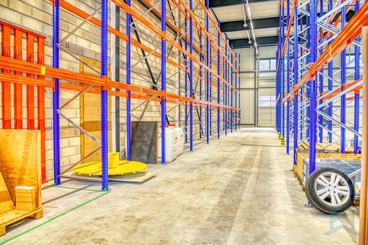 FOR RENT Modern and Fitted Industrial Hall in Daval (Sierre) - Photo 5 of 13