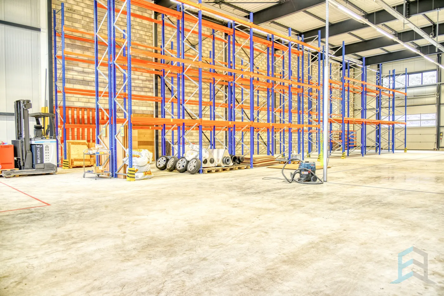 FOR RENT Modern and Fitted Industrial Hall in Daval (Sierre) - Photo 7 of 13