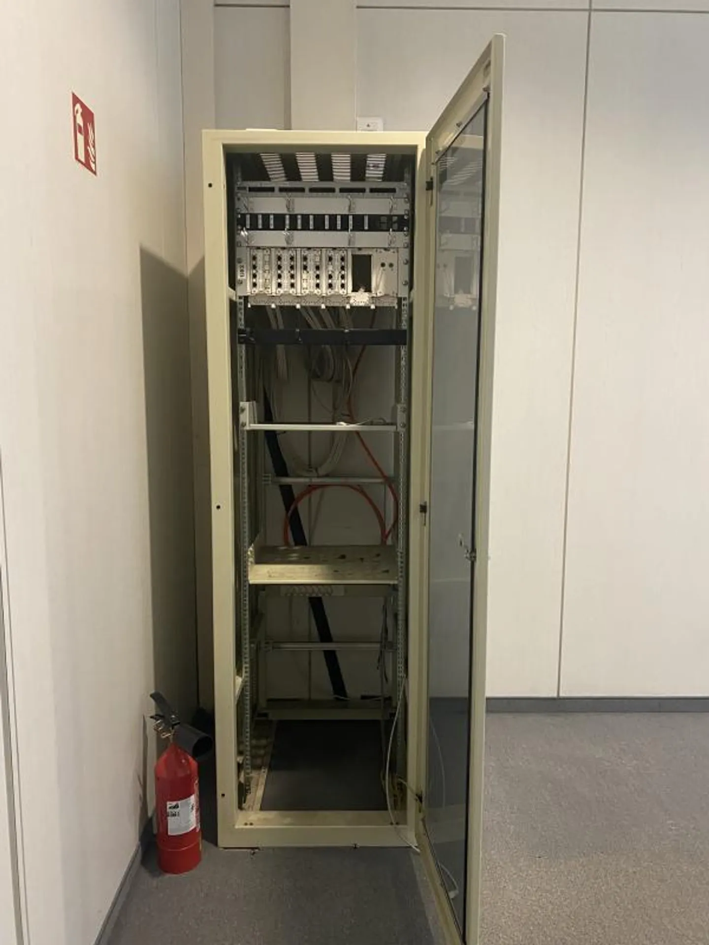 Spazio commerciale ampliato nel Westcenter SG (135 m2) - Foto 9 di 11