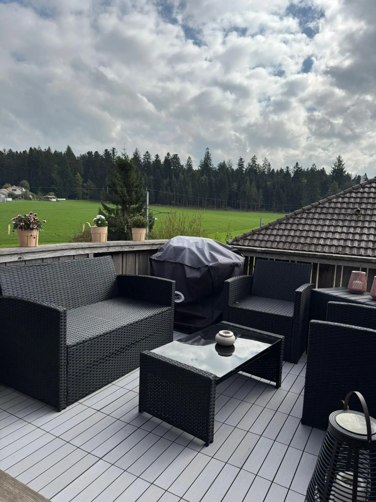 Spacious 4.5 Room Attic Apartment in Weier near Affoltern - Photo 1 of 14