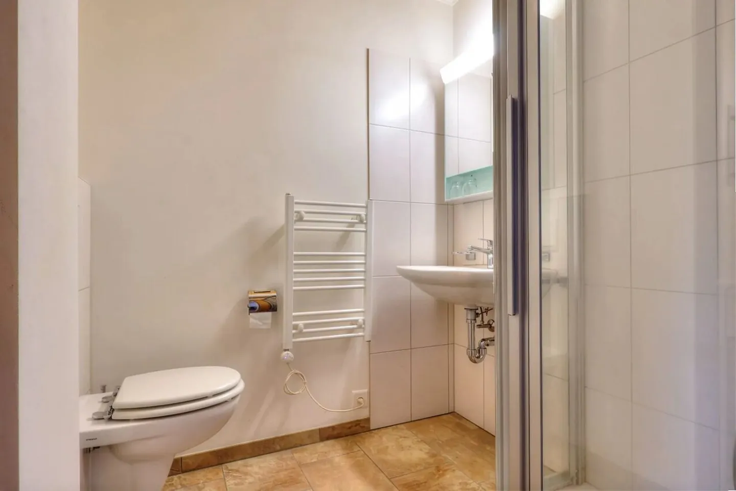 Bright 2.5-room apartment with unobstructed view, ideal for first-time buyers - Photo 7 of 8