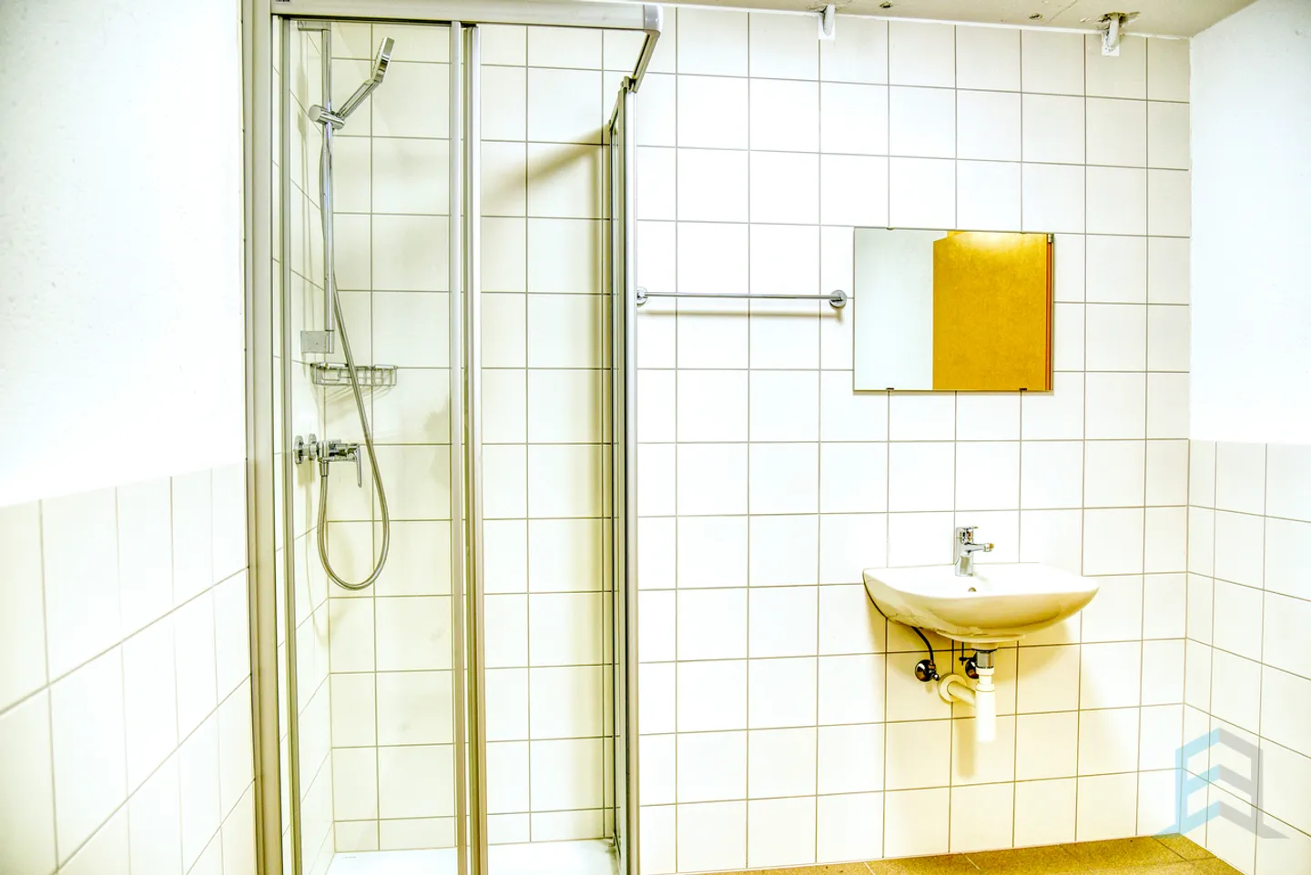 FOR RENT Modern and Fitted Industrial Hall in Daval (Sierre) - Photo 11 of 13