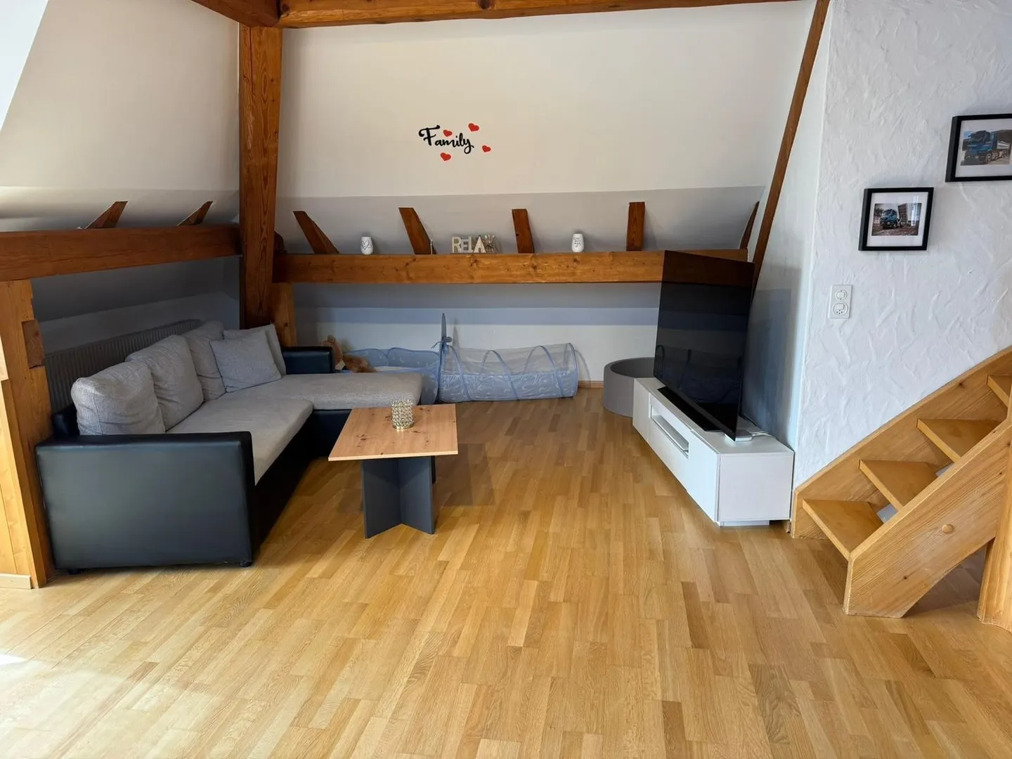 Spacious 4.5 Room Attic Apartment in Weier near Affoltern - Photo 4 of 14