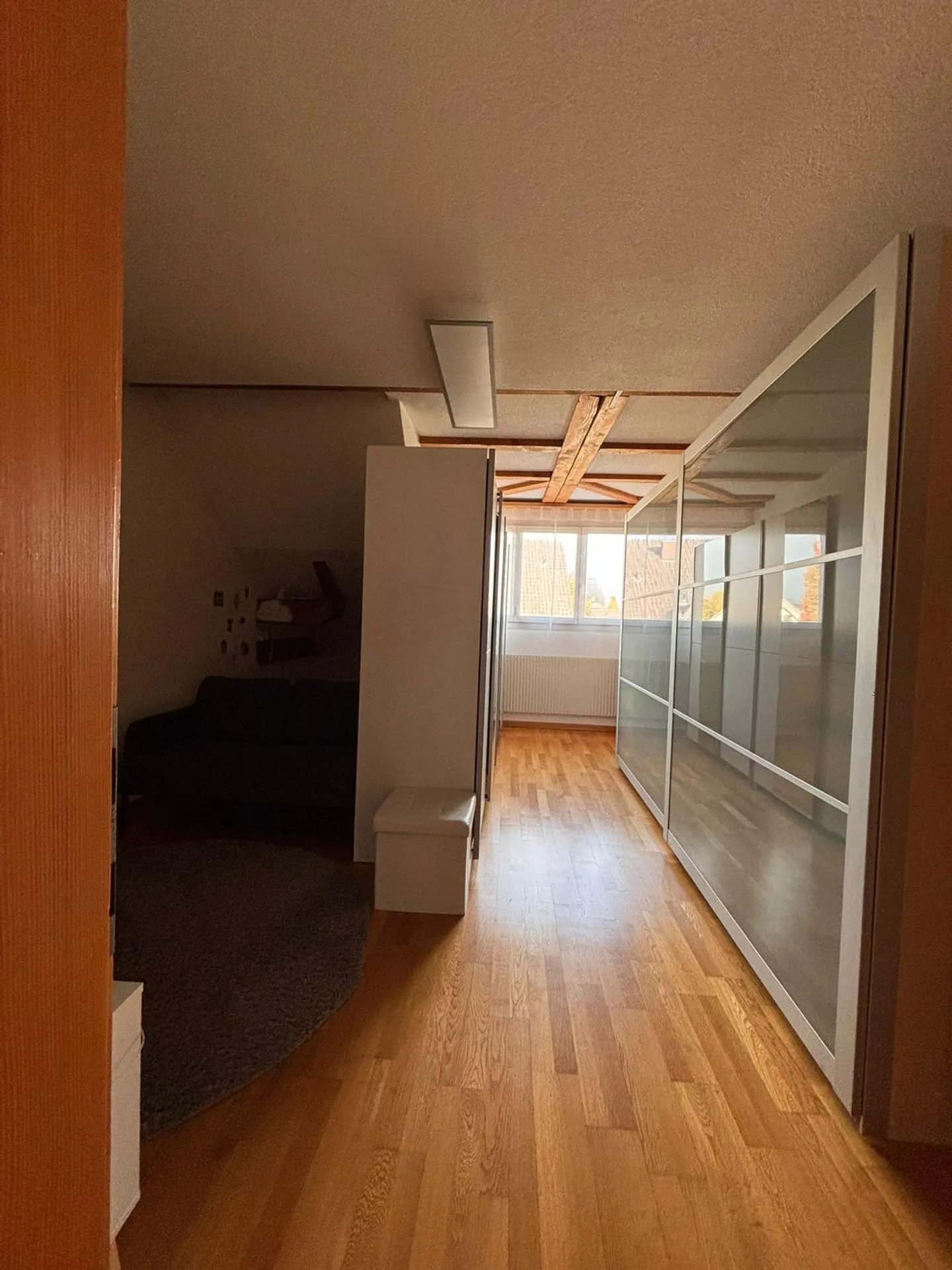 Spacious 4.5 Room Attic Apartment in Weier near Affoltern - Photo 8 of 14