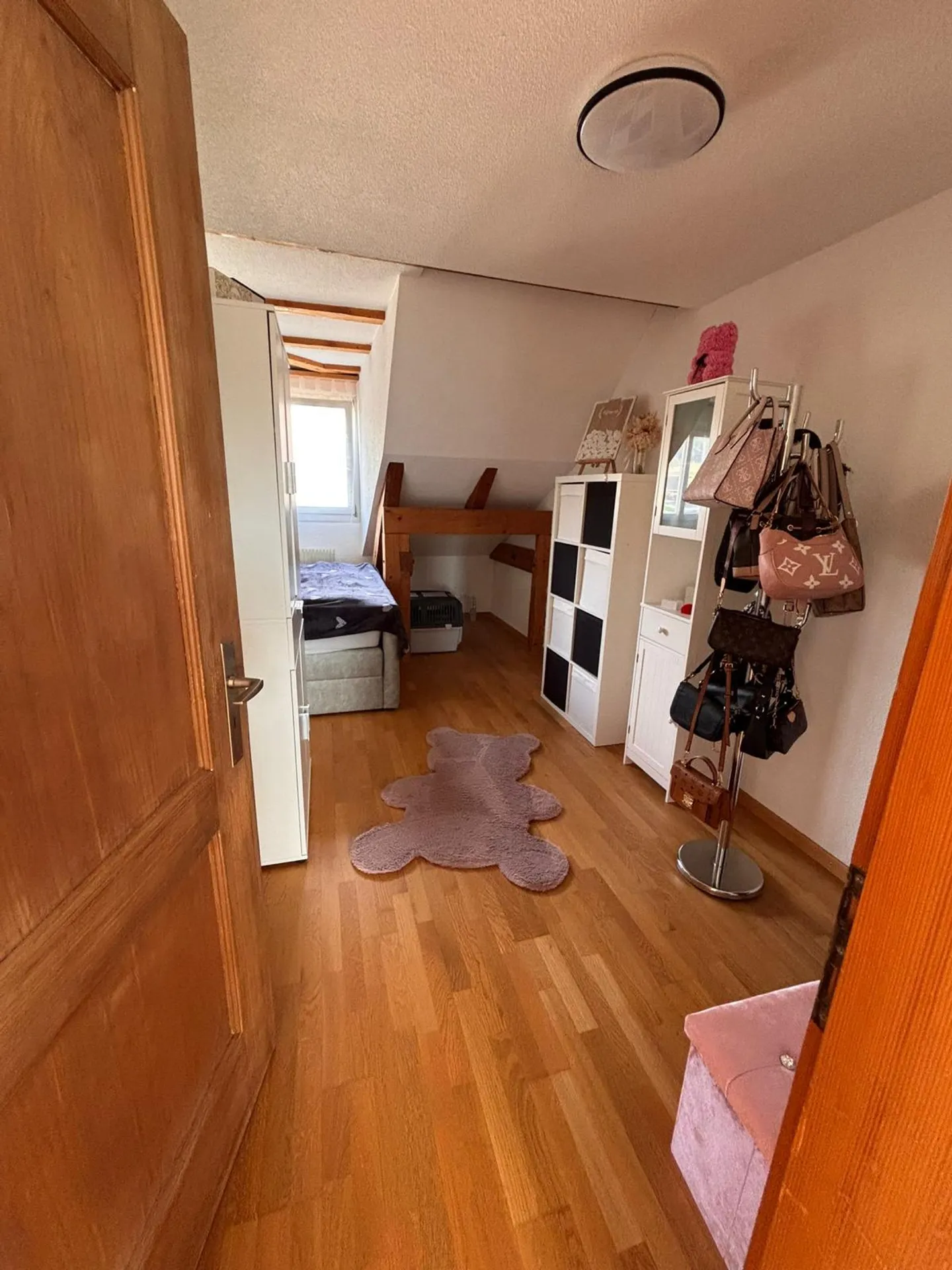 Spacious 4.5 Room Attic Apartment in Weier near Affoltern - Photo 10 of 14