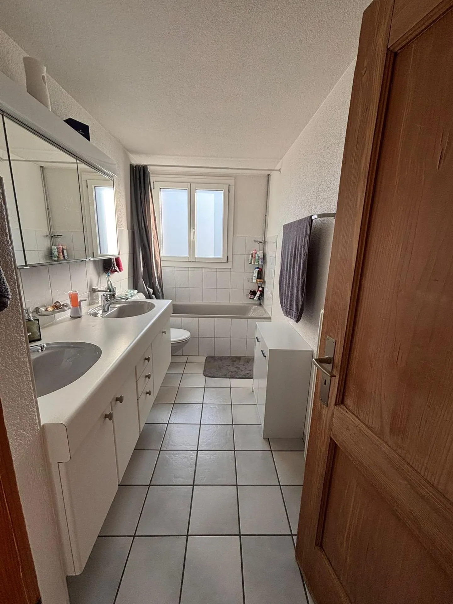 Spacious 4.5 Room Attic Apartment in Weier near Affoltern - Photo 11 of 14