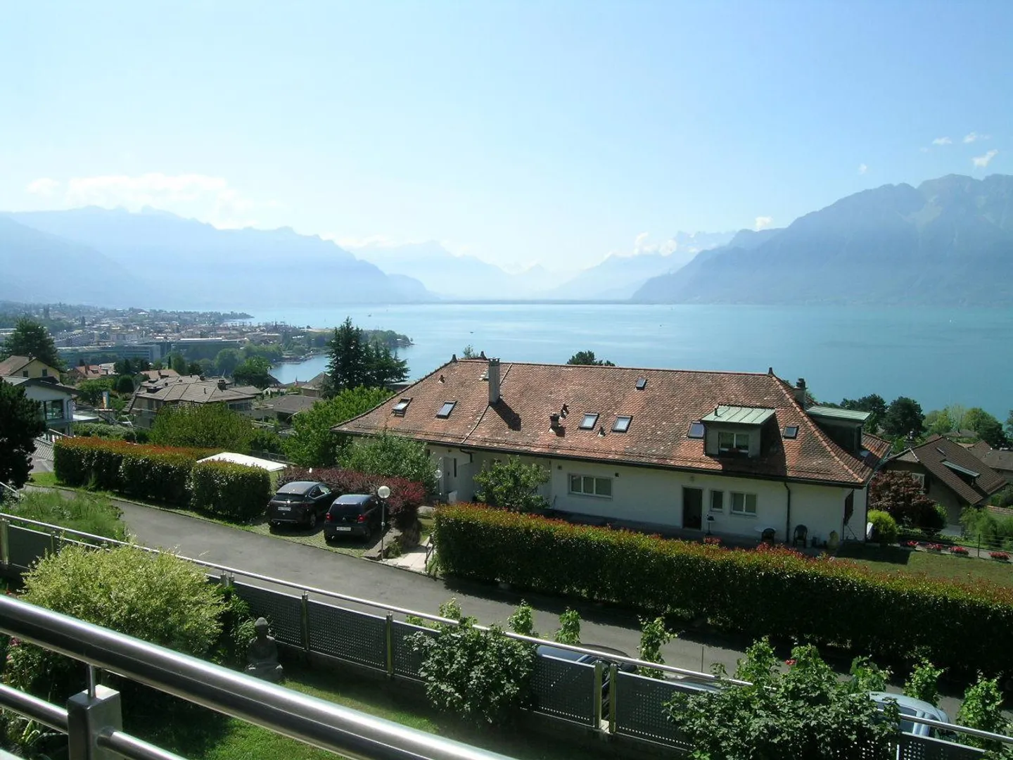 For sale in Corseaux, exceptional apartment of 7 rooms in triplex. - Photo 2 of 14