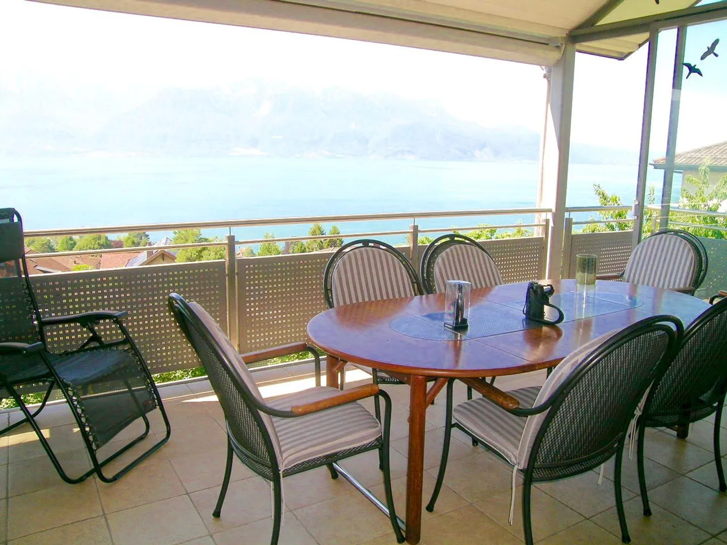 For sale in Corseaux, exceptional apartment of 7 rooms in triplex. - Photo 3 of 14